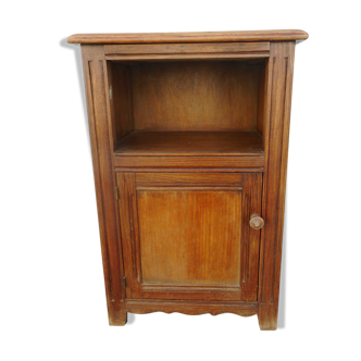 Extra furniture a door topped by a niche