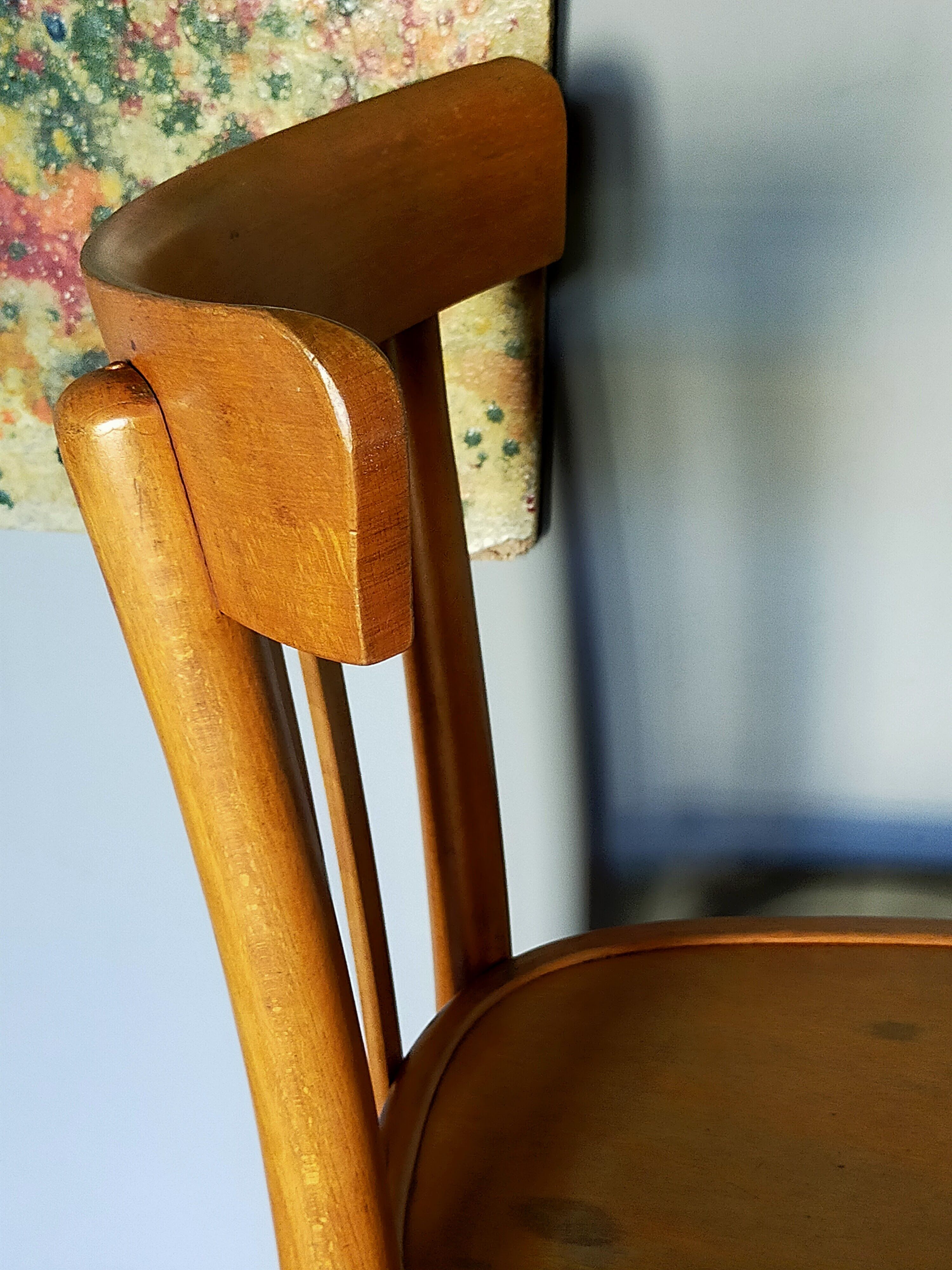 Mahieu curved wooden bistro chair