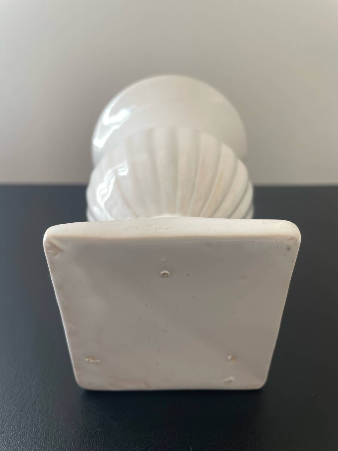 Medici white porcelain vase