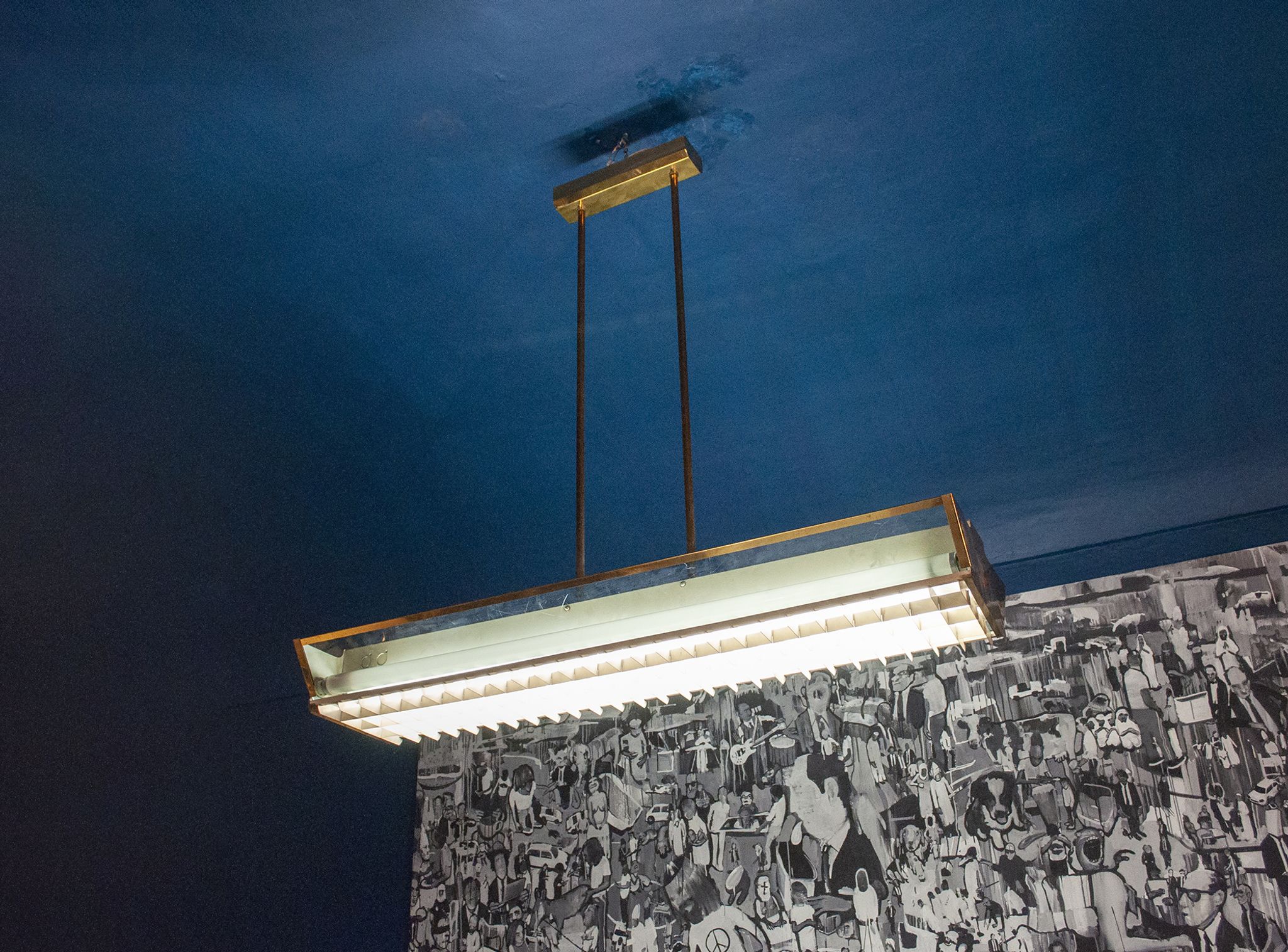 Suspension en laiton aluminium et plexiglas Italie années 1950