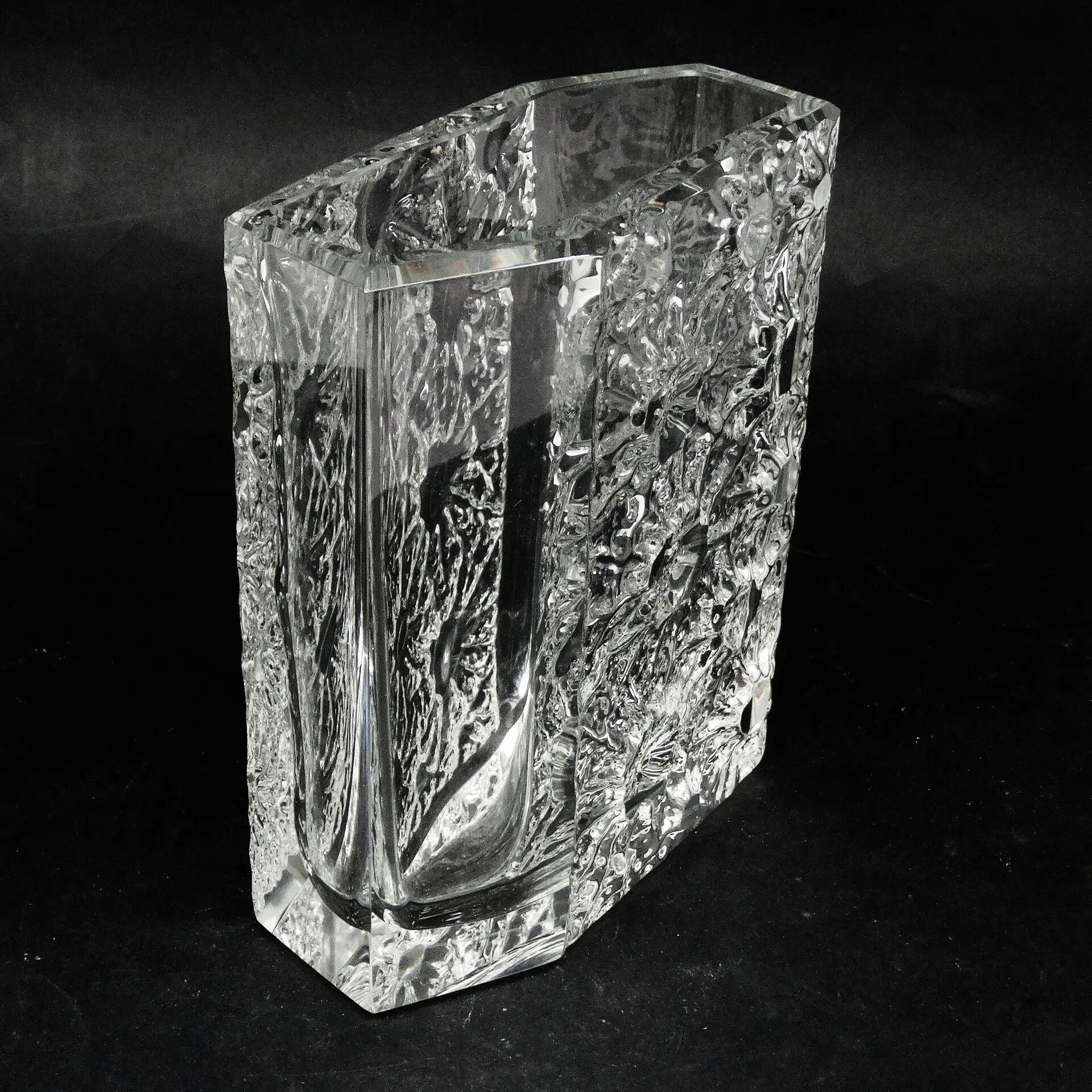 Mid-century modern vase, designed by V. Hanus, Czechoslovakia, 1960s