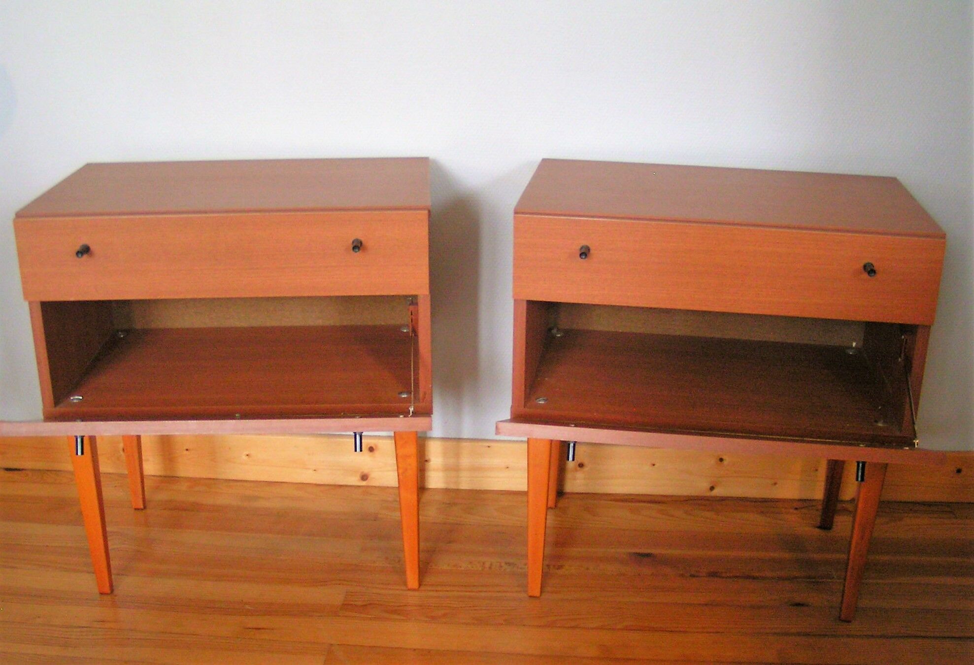 70s bedsides
