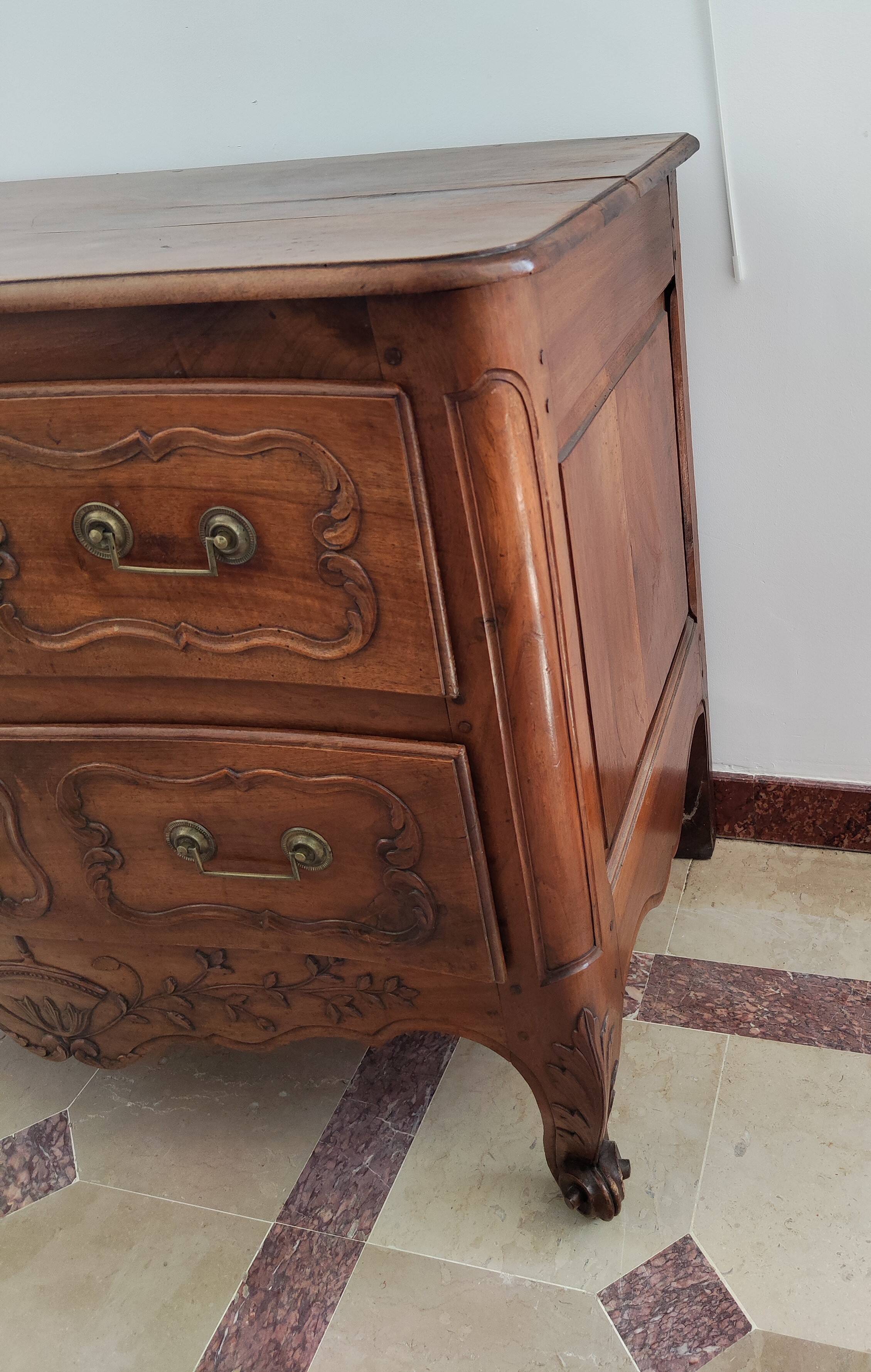 Old Provencal walnut chest of drawers