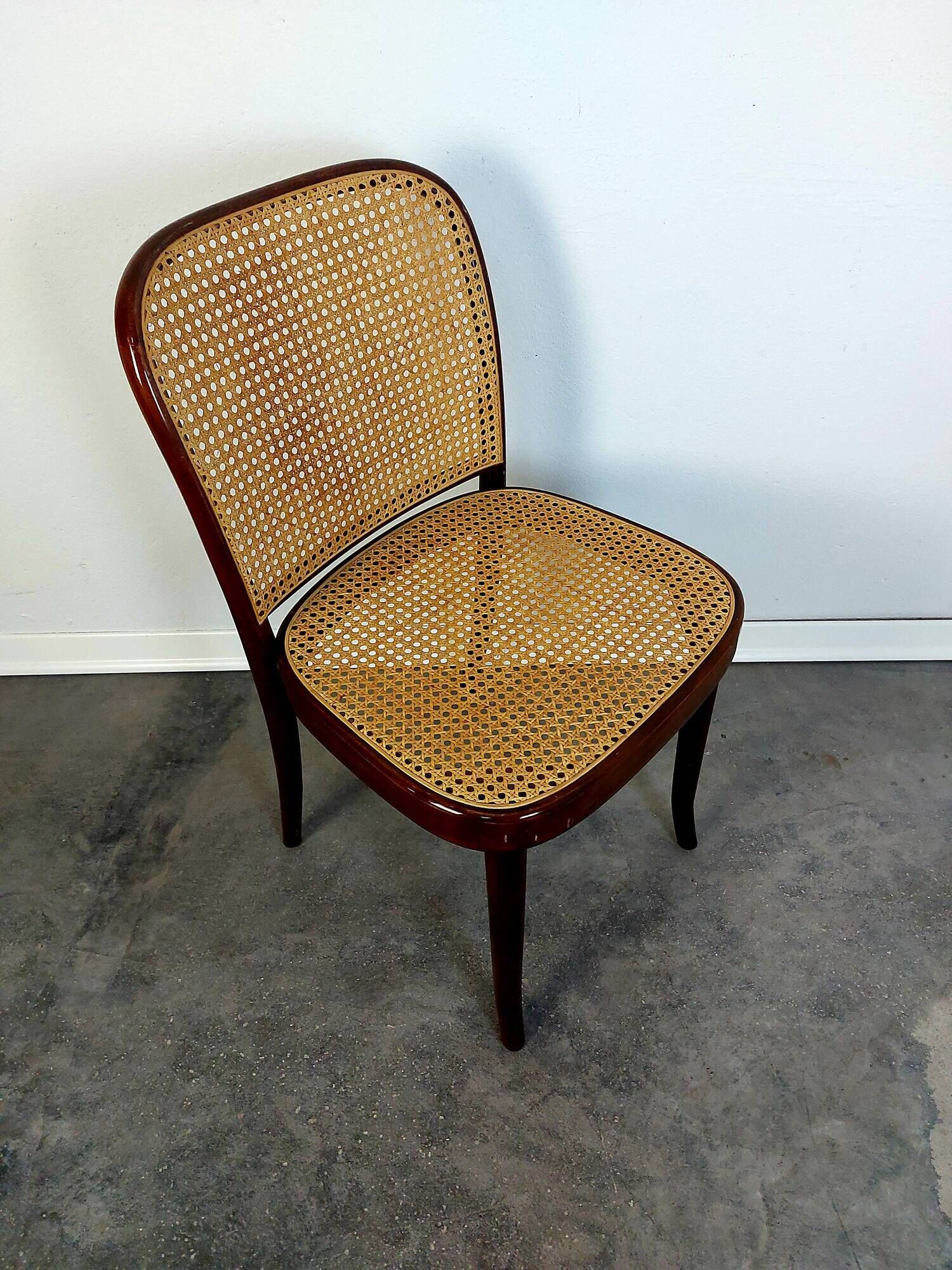 Prague Chair, no. 811 Bentwood, 1980s, 1 of 6