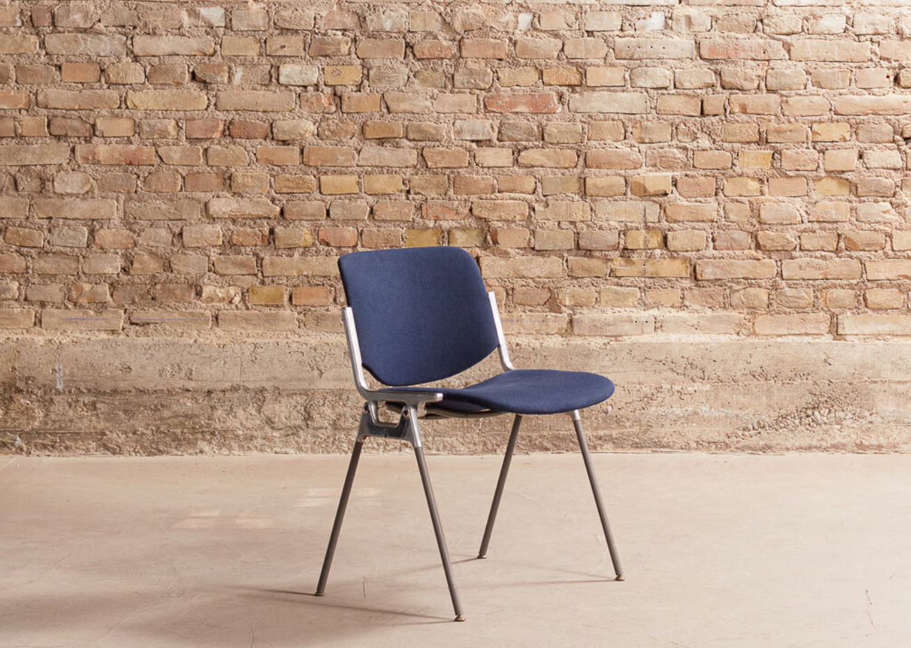 Set of 6 Castelli chairs, model DSC106, design by Giancarlo Piretti, since 1970