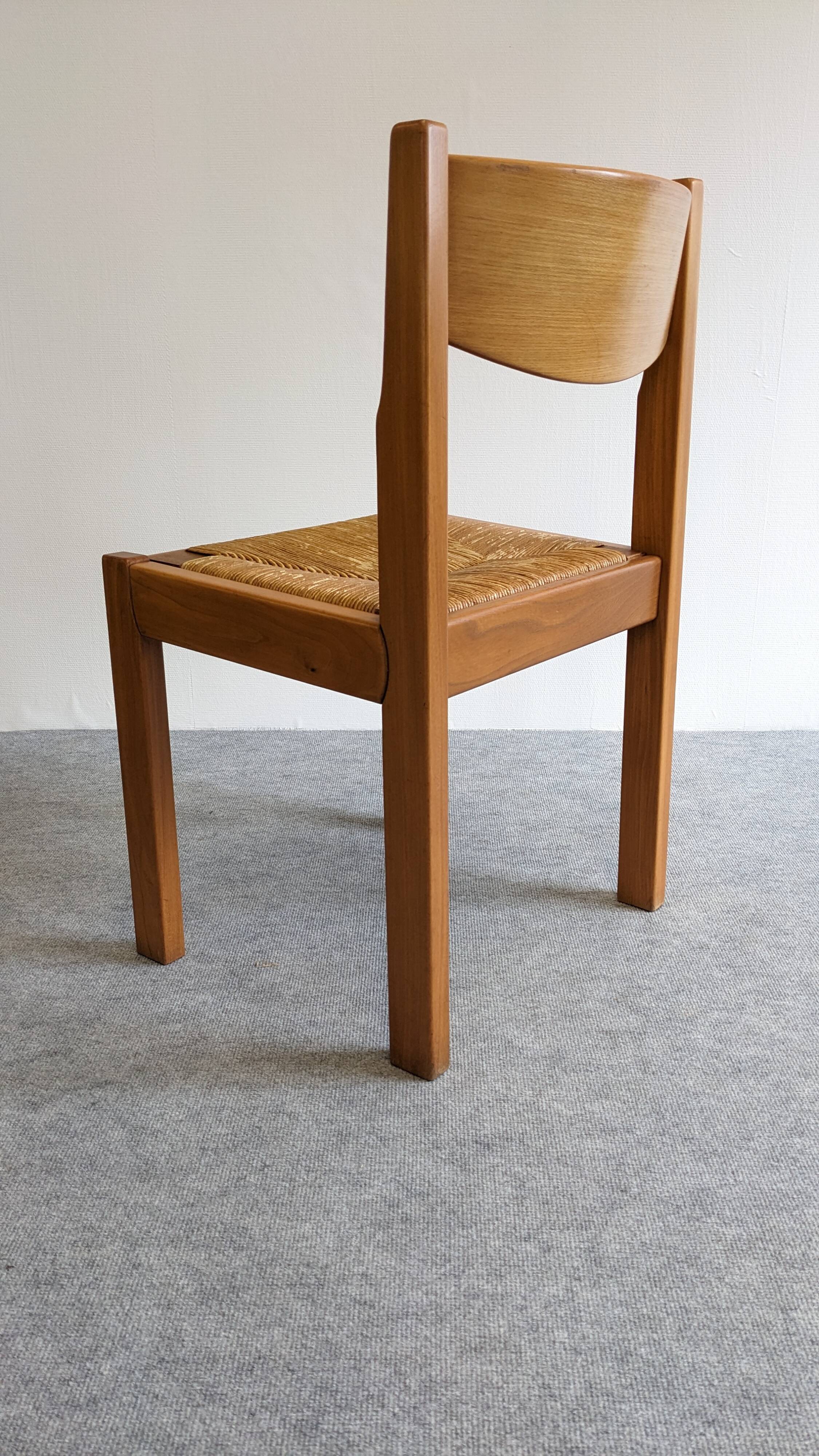 Série de 6 chaises paillées Maison Regain en orme massif, années 70-80