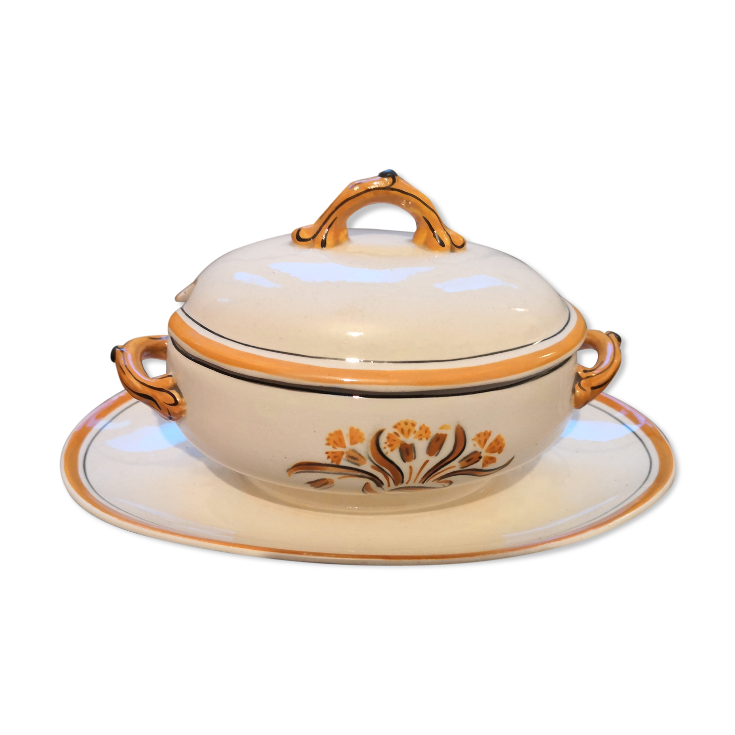 Saucière de Creil et Montereau
