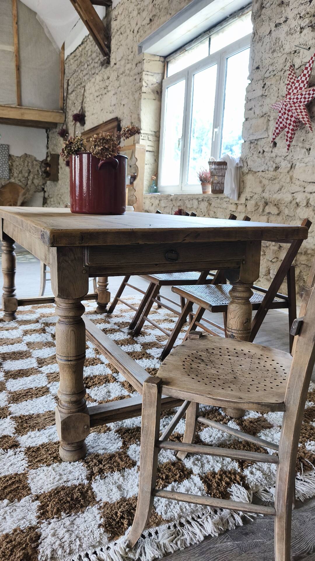 Farm table