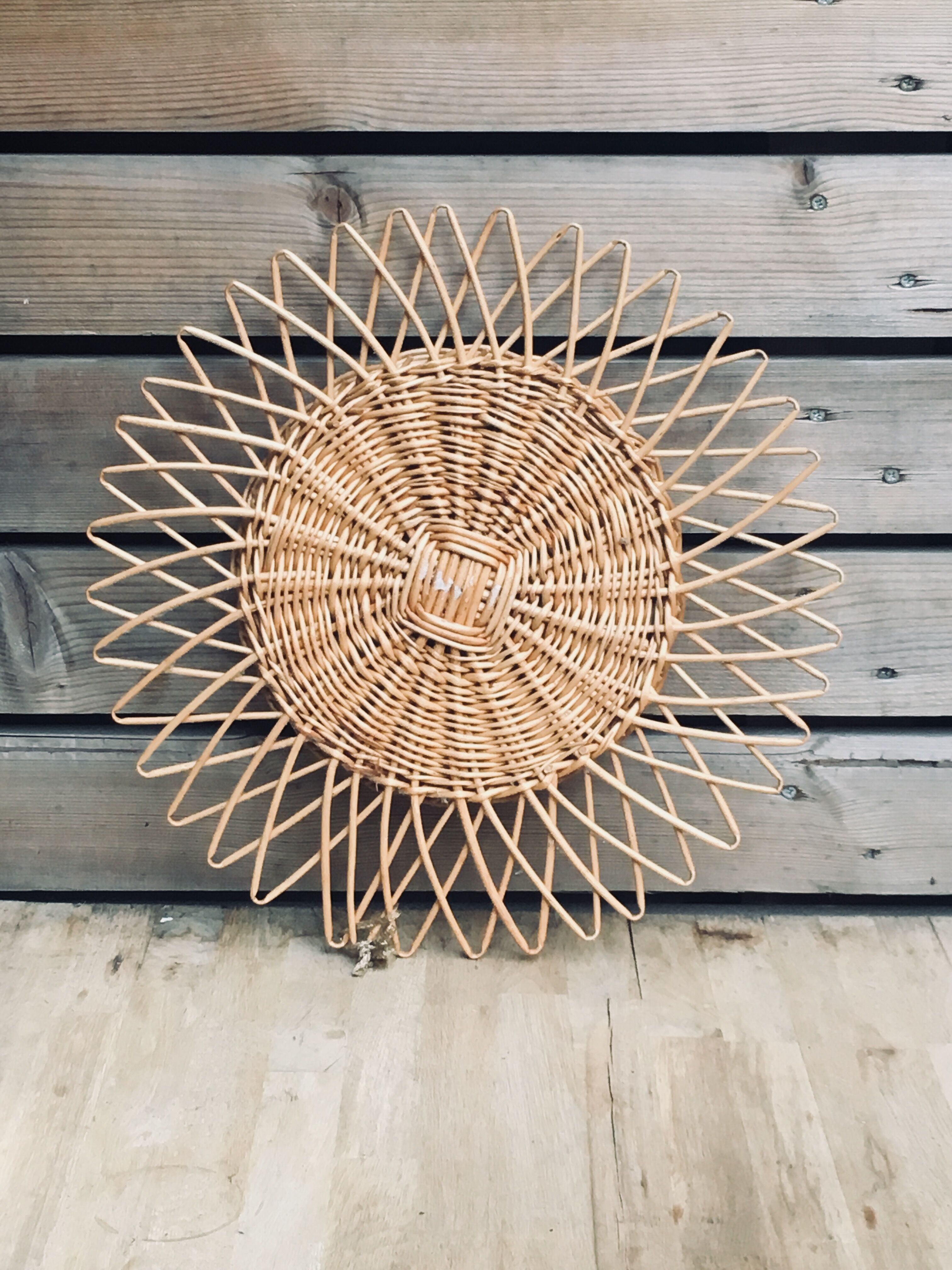 Vintage rattan mirror 37x37cm