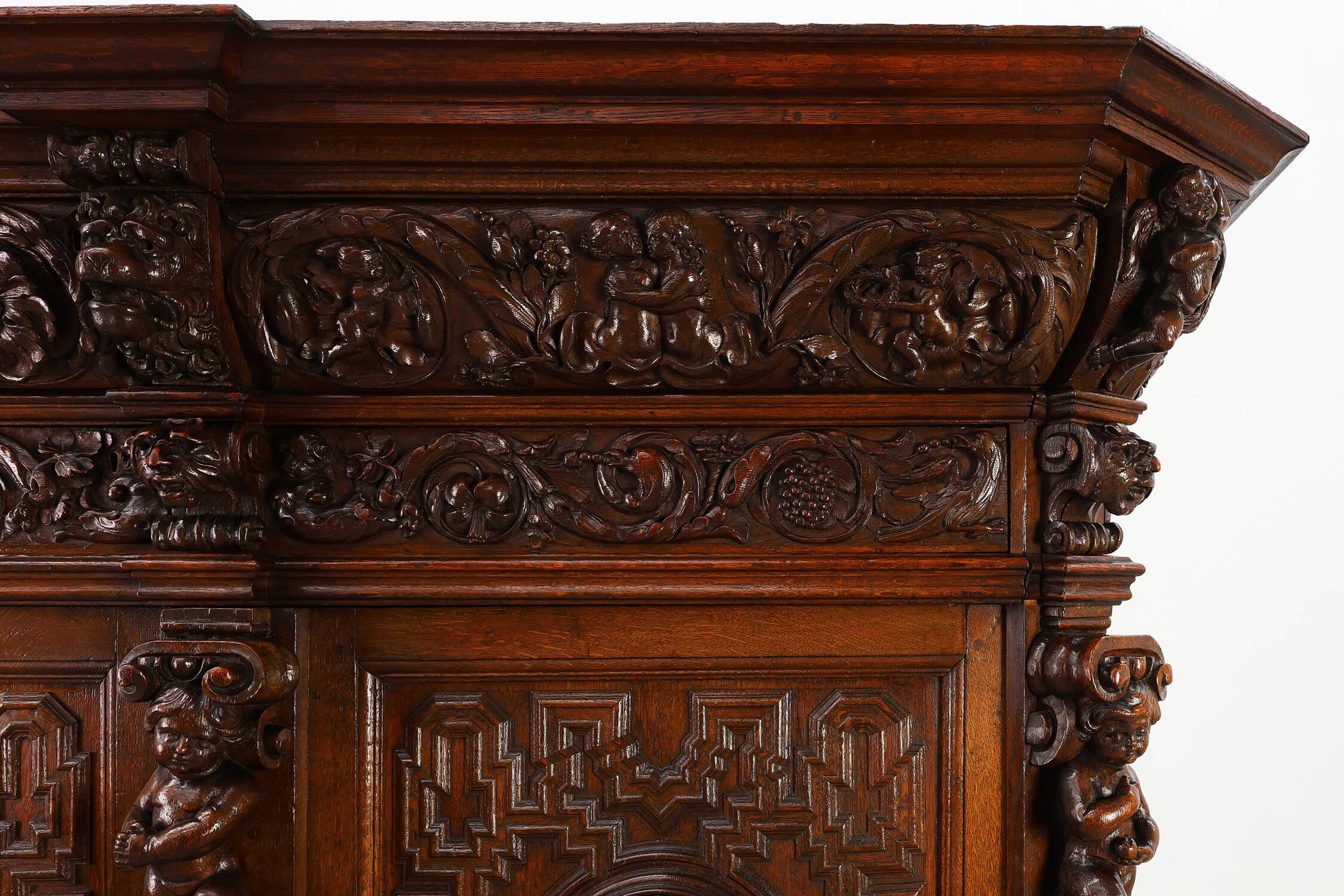 Flemish renaissance "beeldenkast" cabinet in oak wood Antwerp, ca. 1630