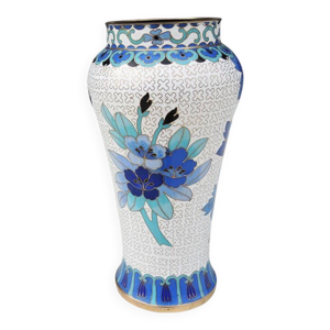 Ancien vase en laiton