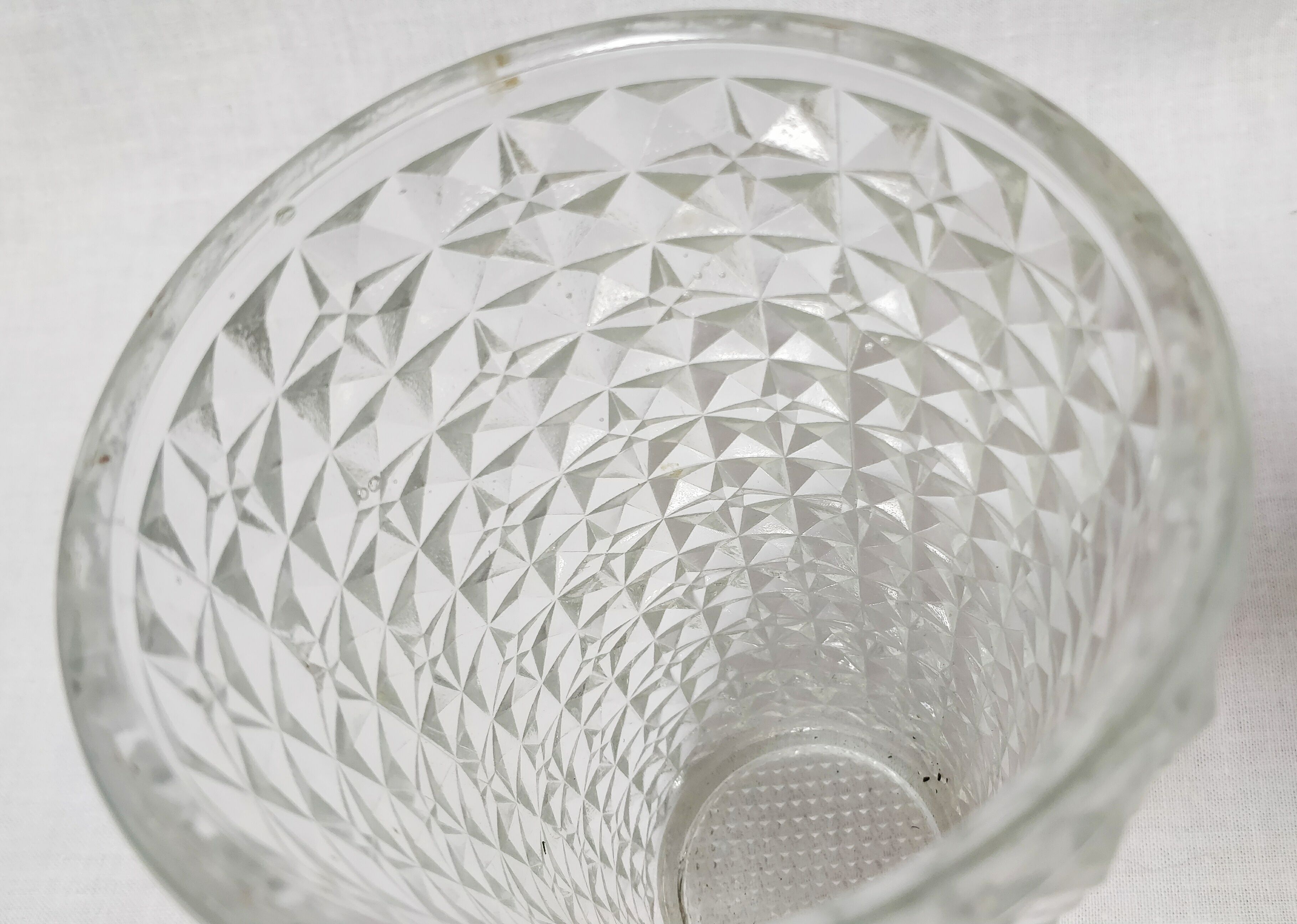 Diamond tip glass vase