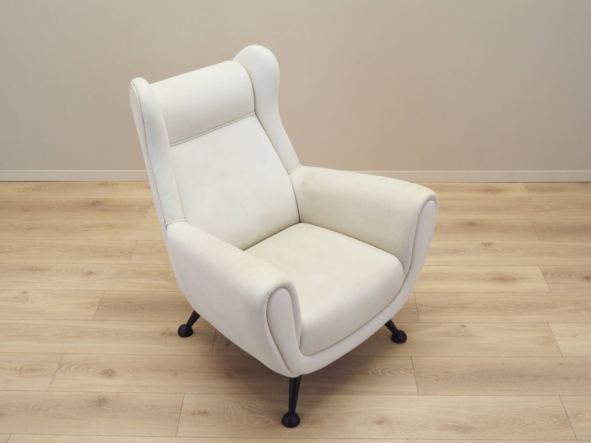 White armchair, Italian design, 1980s, production: Italy