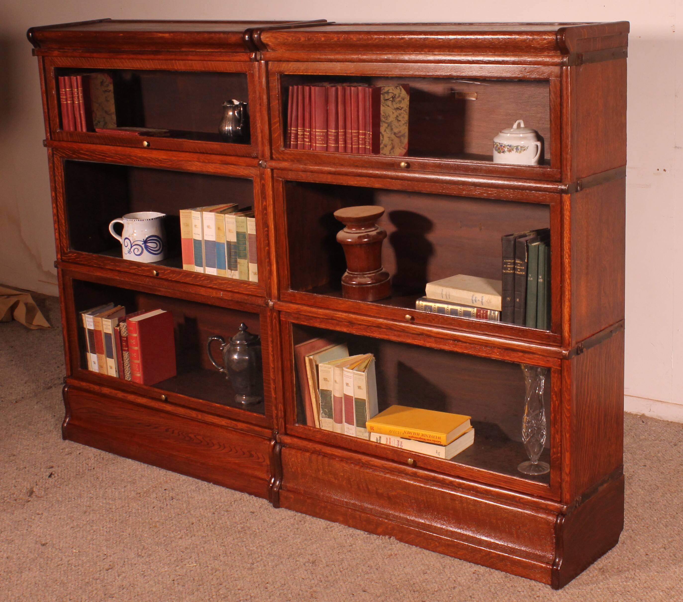 Globe Wernicke oak bookcase pair circa 1900