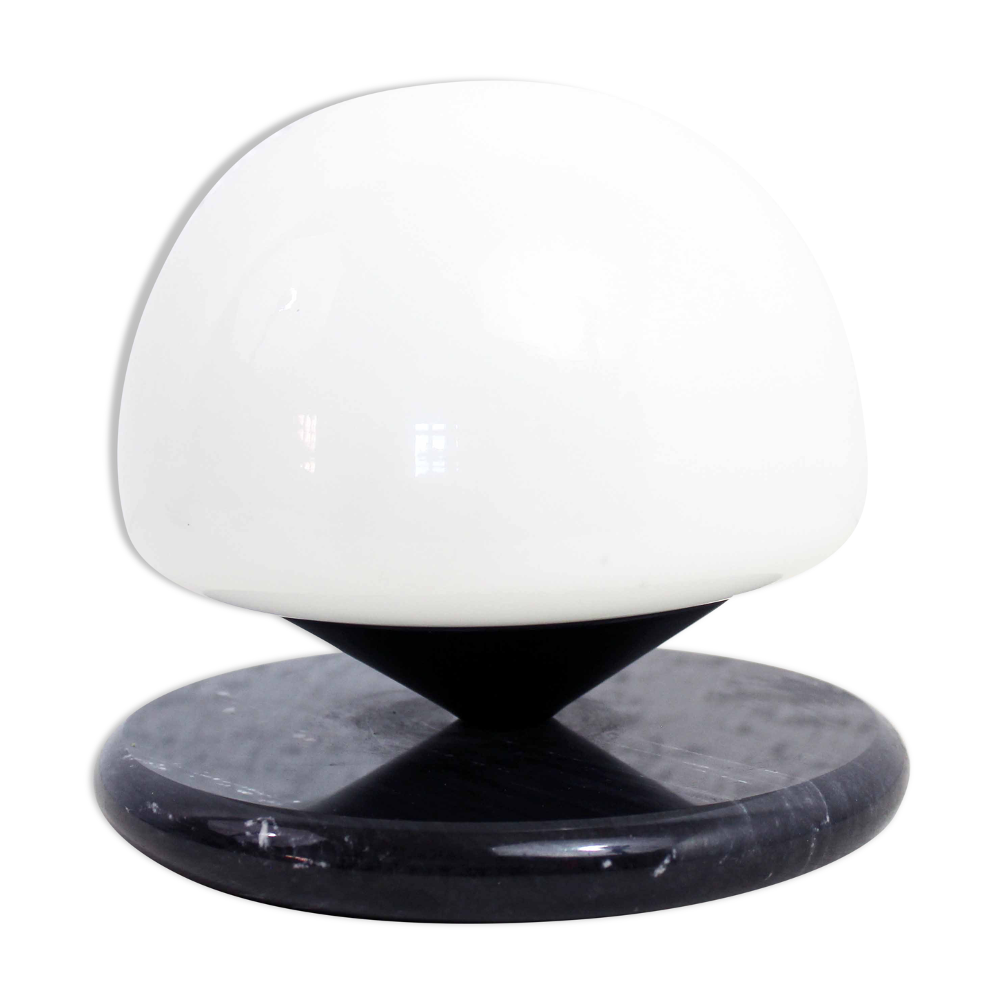 Mushroom lamp in marble and opaline glass