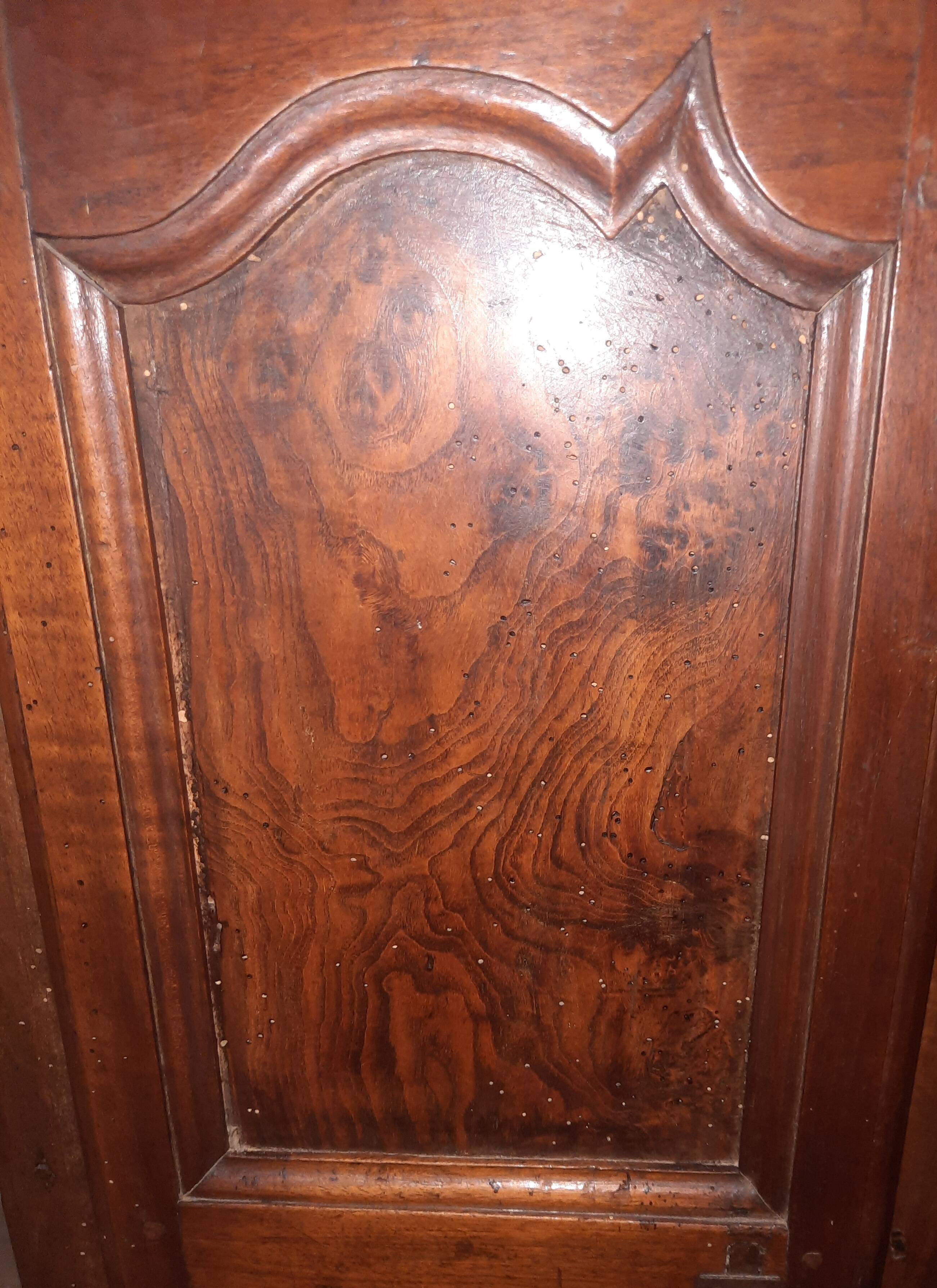 Bressane armoirette with 2 doors