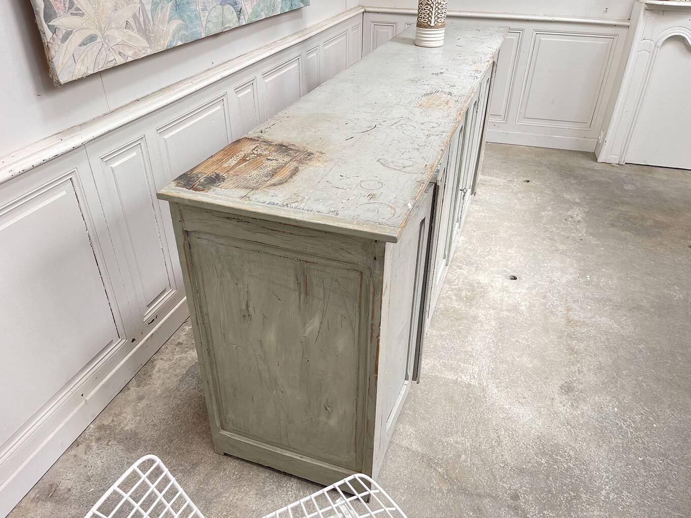 Enfilade vintage patine gris clair