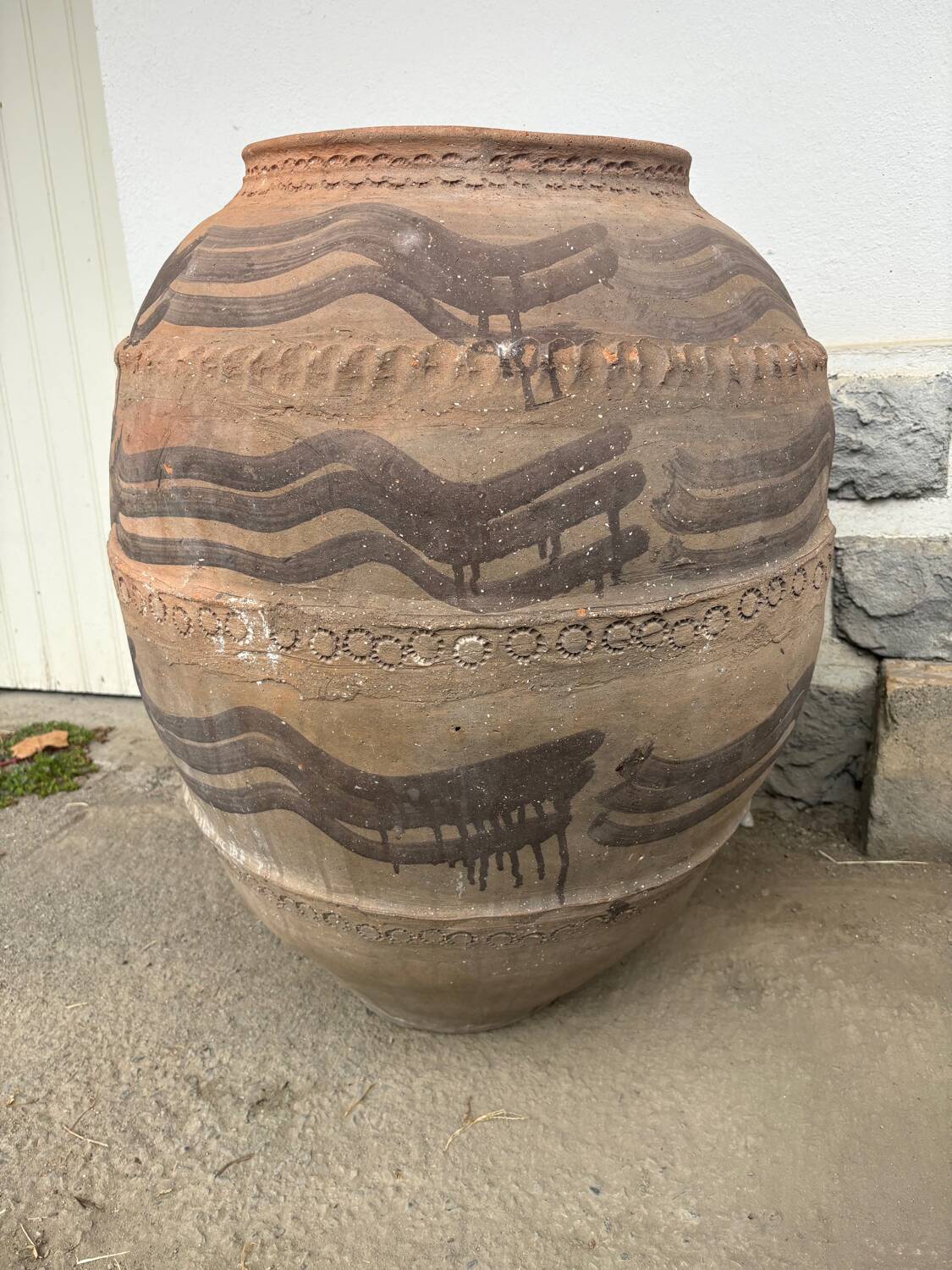 Spanish oil jar, Tinaja, 18th century.