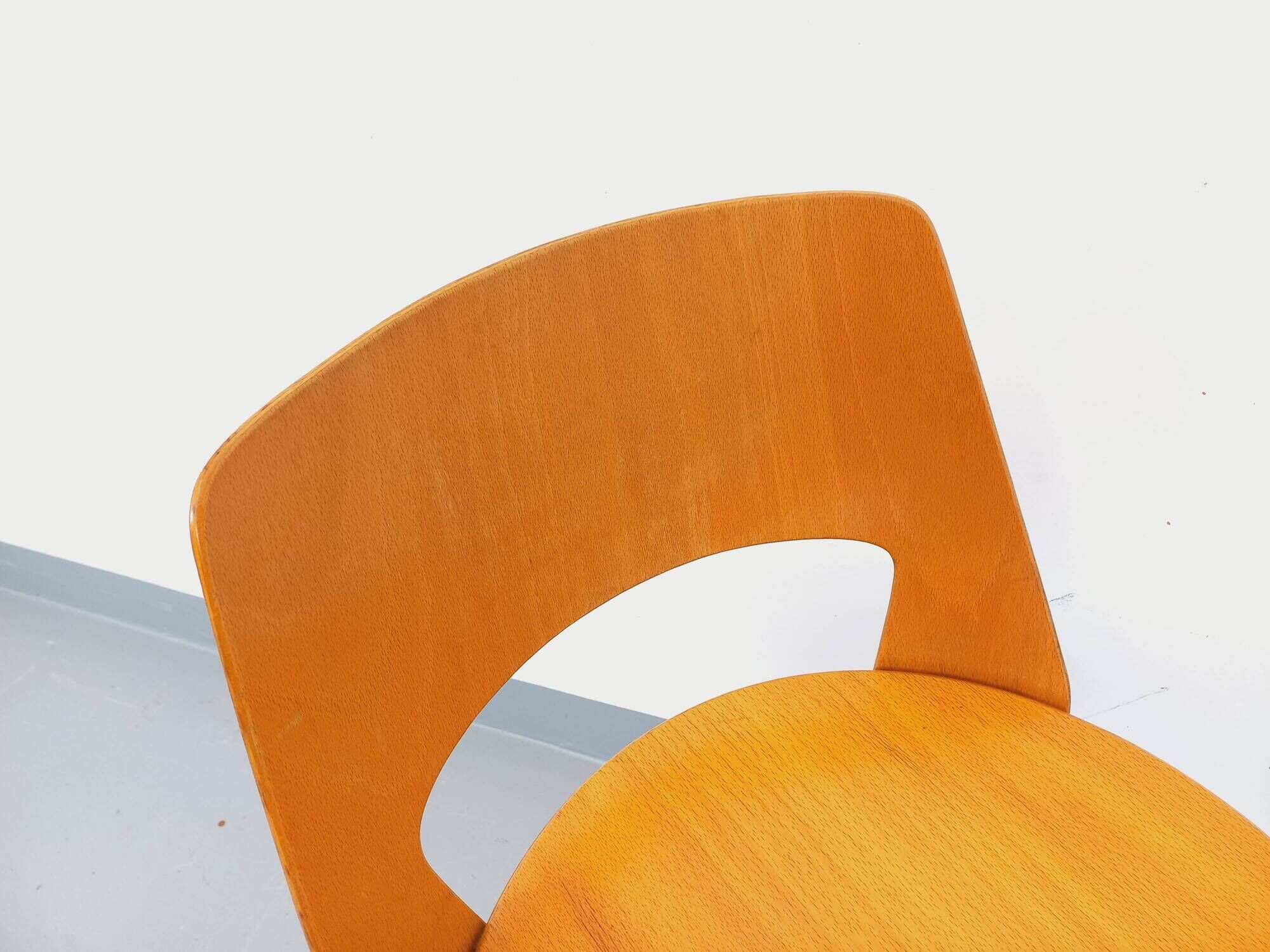 Chaise Mondor vintage de marque Baumann en bois des années 60