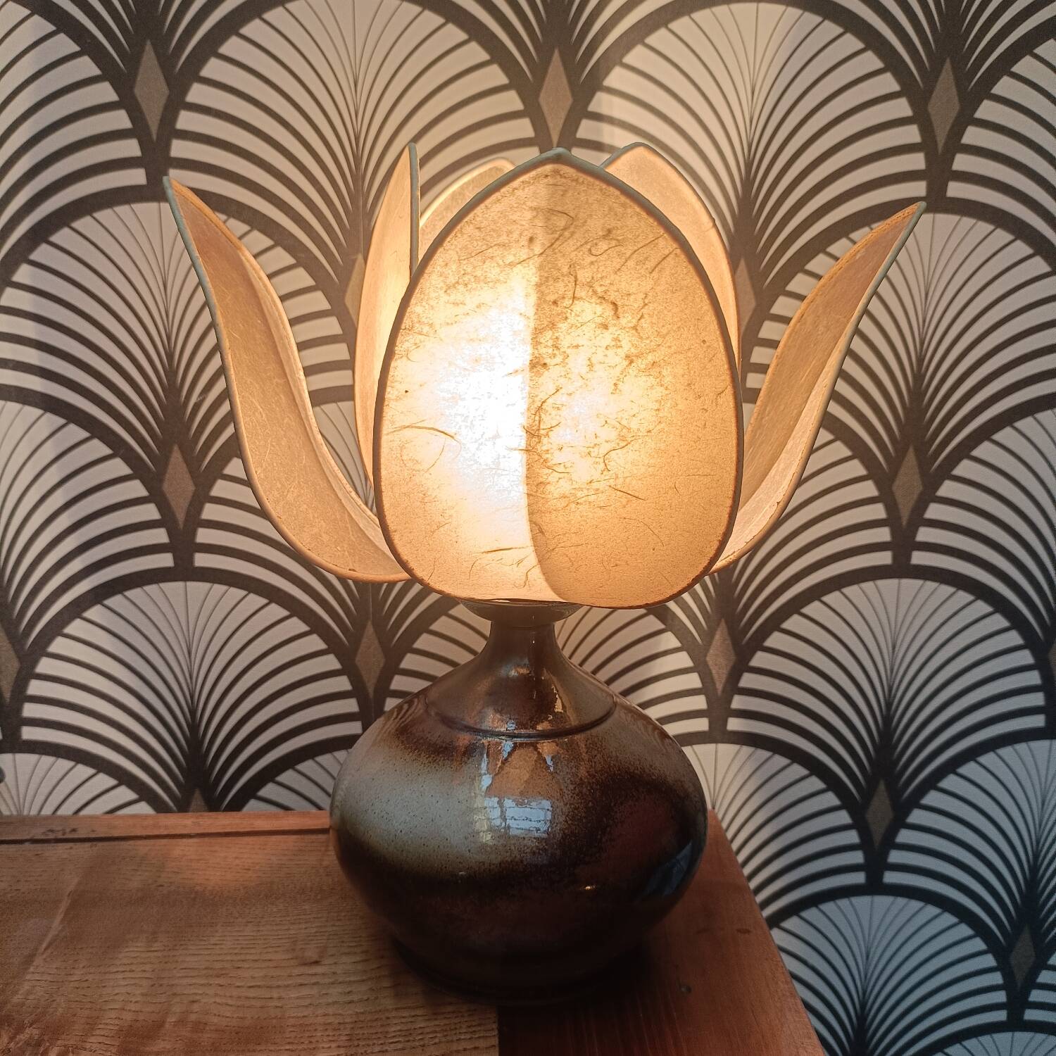 Ceramic lamp, flower
