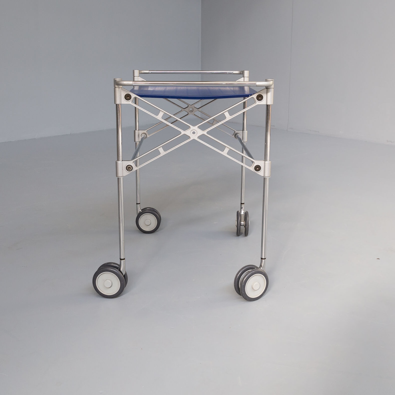 Antonio Citterio & Oliver Löw ‘oxo’ serving table trolley for Kartell
