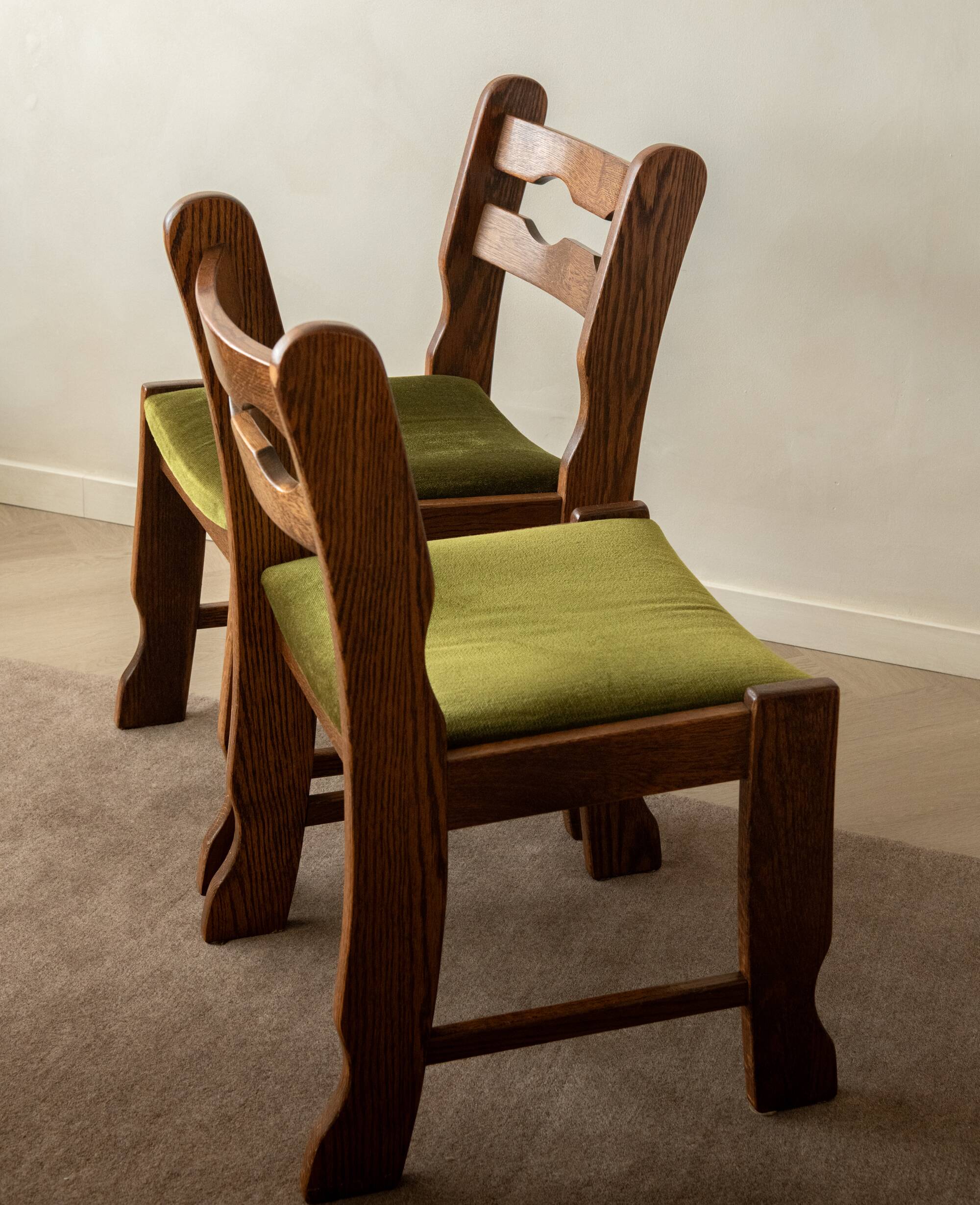 Brutalist Oak Razorback Dining Chairs with Green Velvet, 1970s, Set of 4
