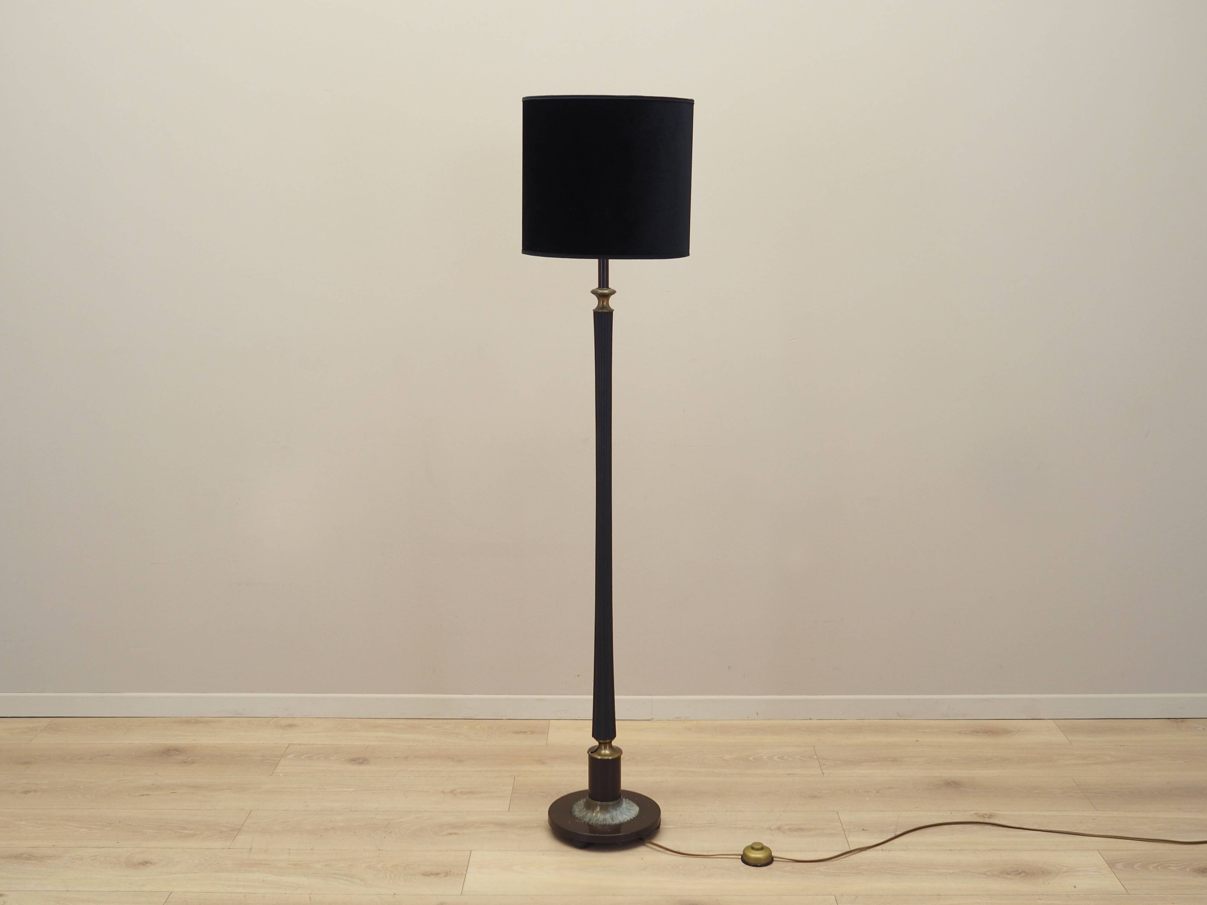 Lampadaire, design danois, années 1970, production : Danemark