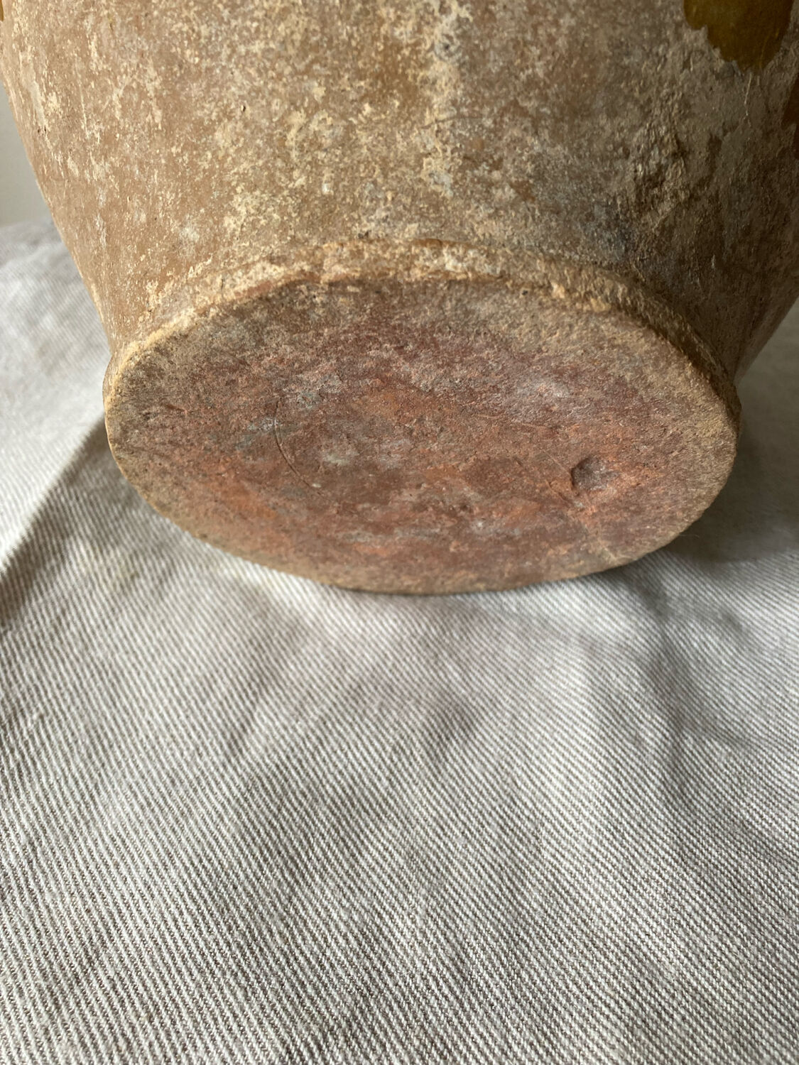 Very large confit pot from the 19th century.