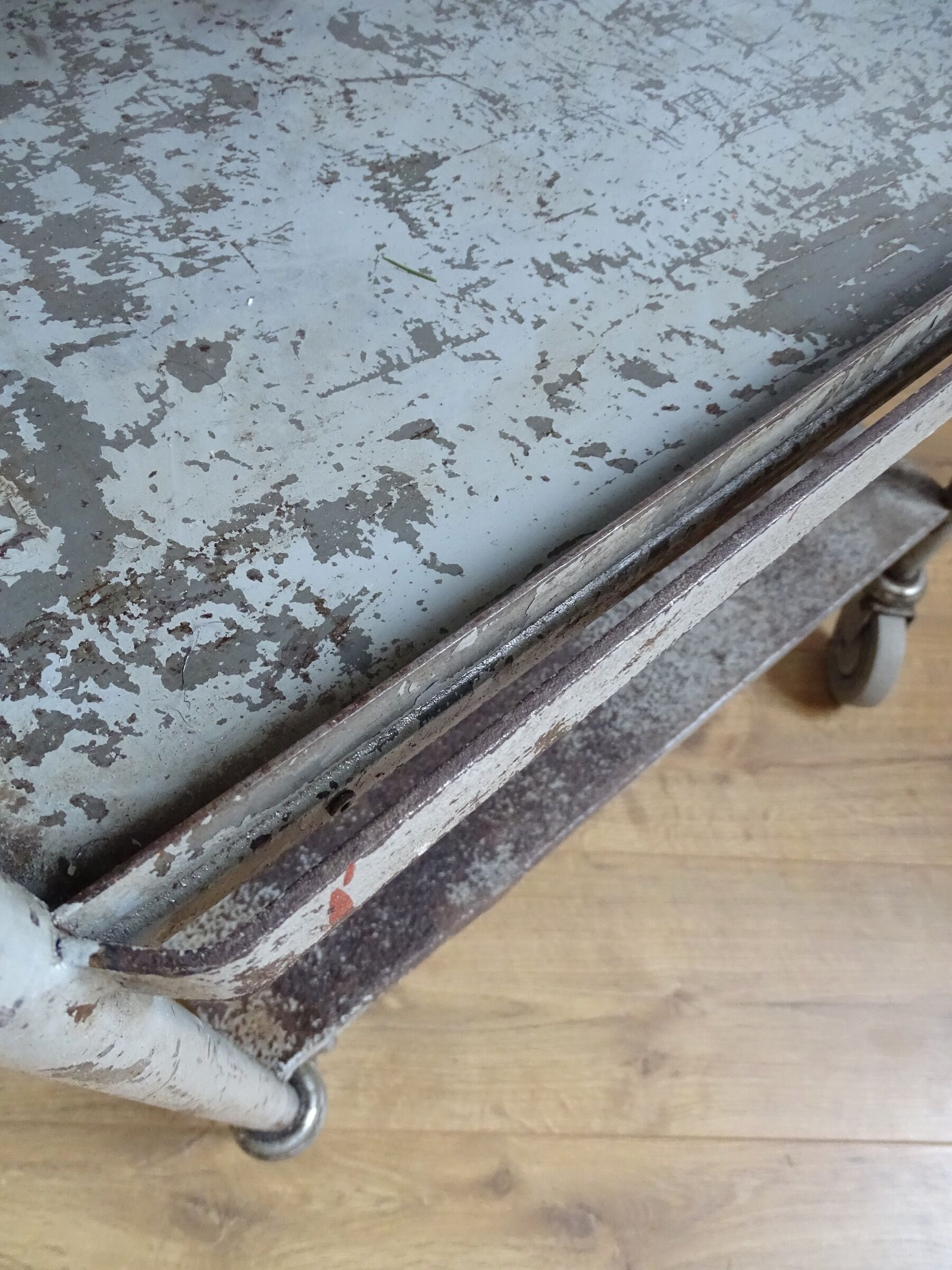 Industrial serving table