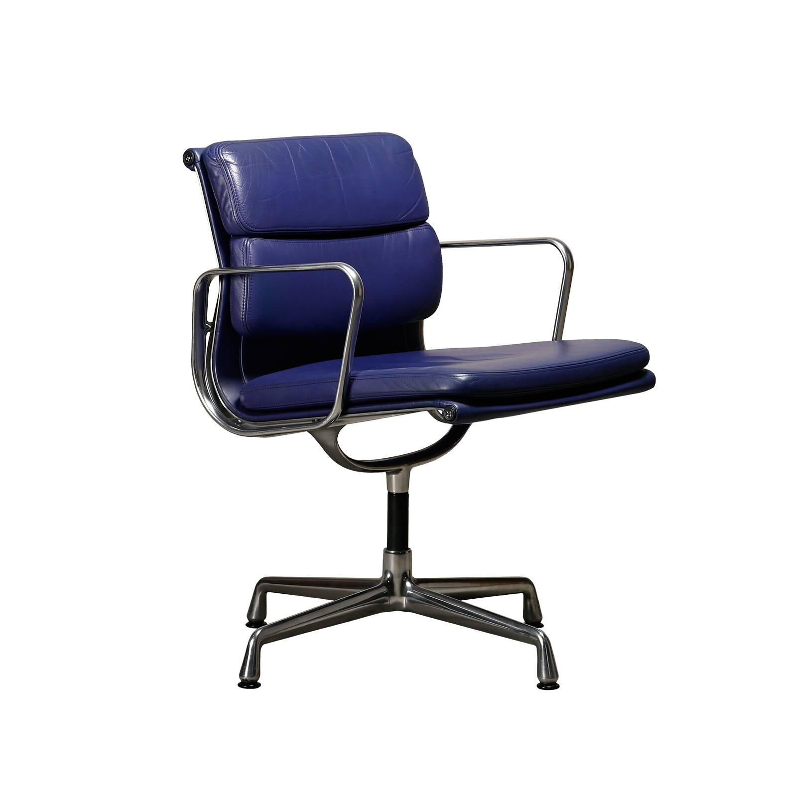 Charles & Ray Eames EA208 Chair in polished aluminum and Indigo blue leather