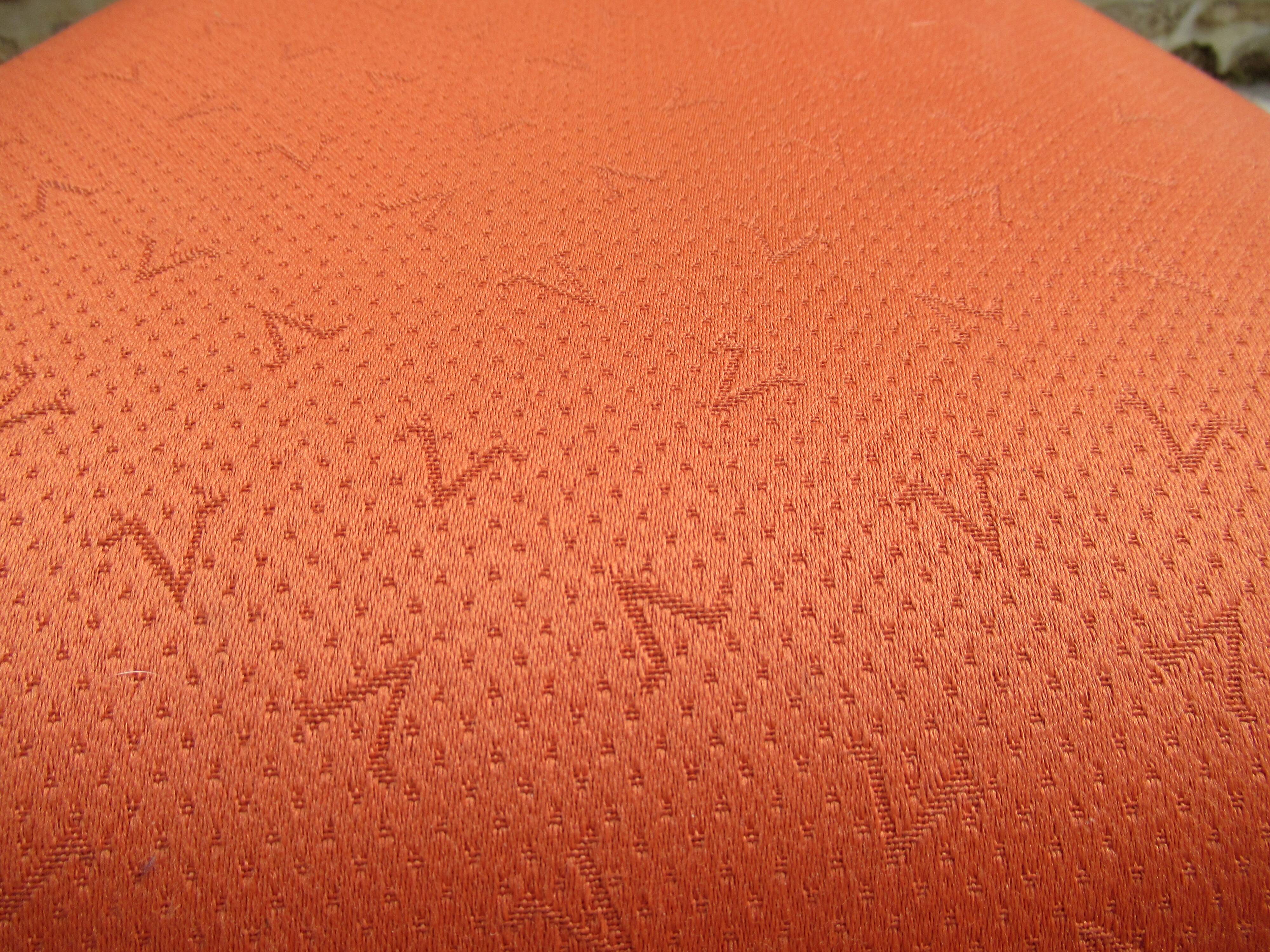 2 fauteuils en bois et tissu orange