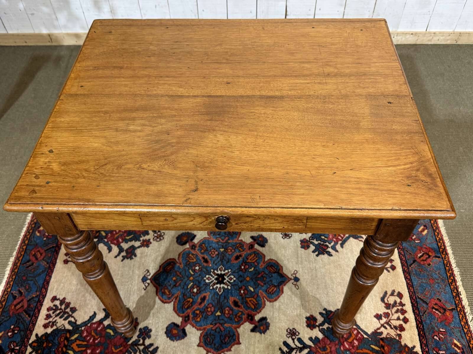 Table desk in fir and poplar from the early 20th century.