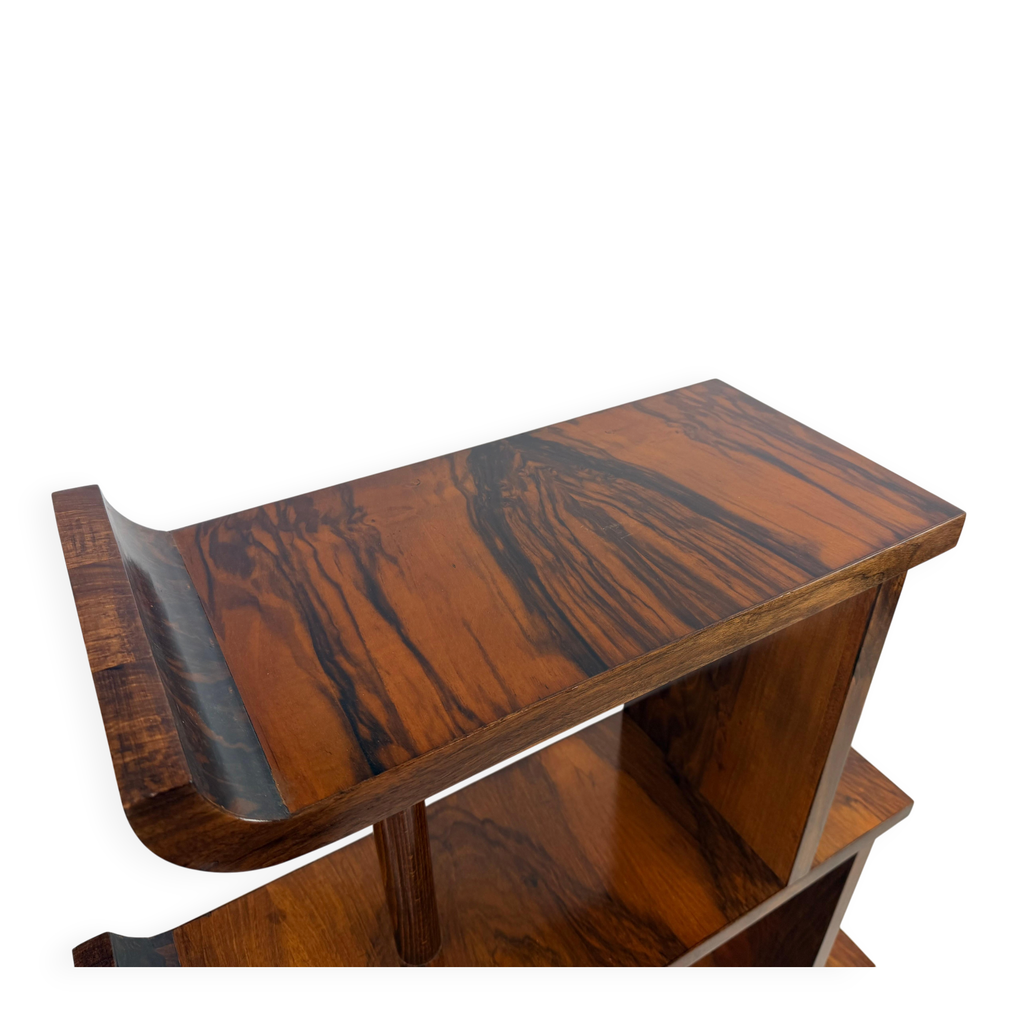 Paire de rares étagères à gradins / séparateurs de pièces de style Art Déco ancien