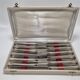 Coffret de 12 couteaux de table