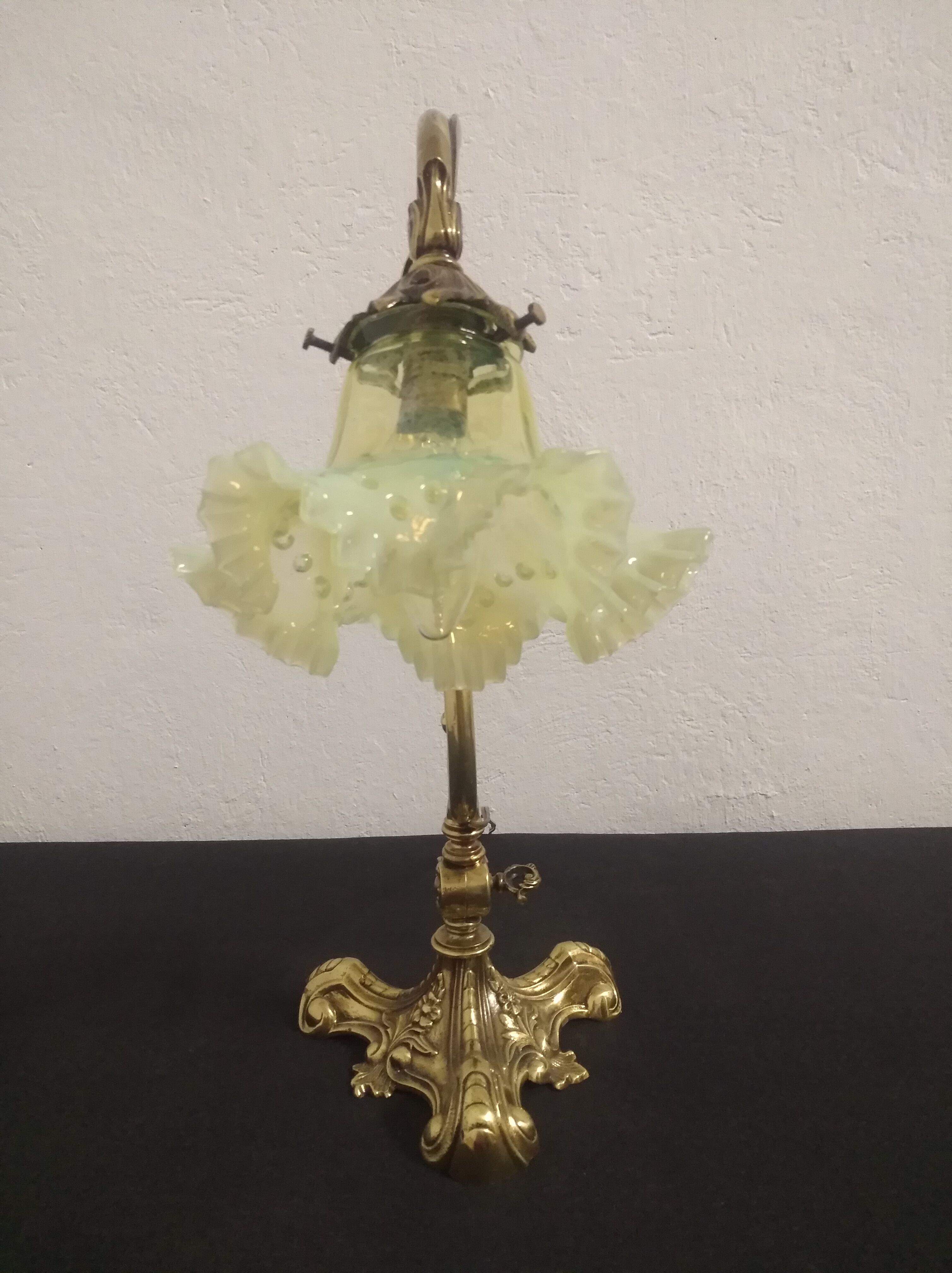 Bronze Art Nouveau lamp
