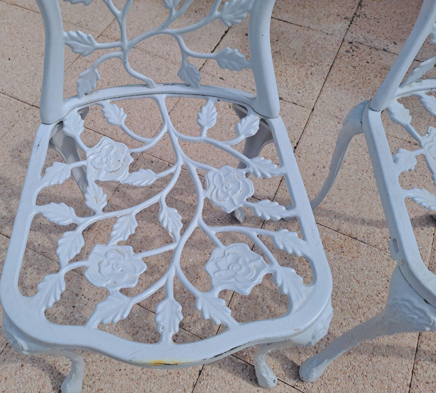 2 cast aluminum garden chairs