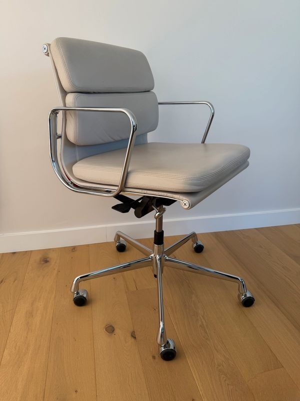 Fauteuil de Bureau Vitra Soft Pad EA 217 Cuir
