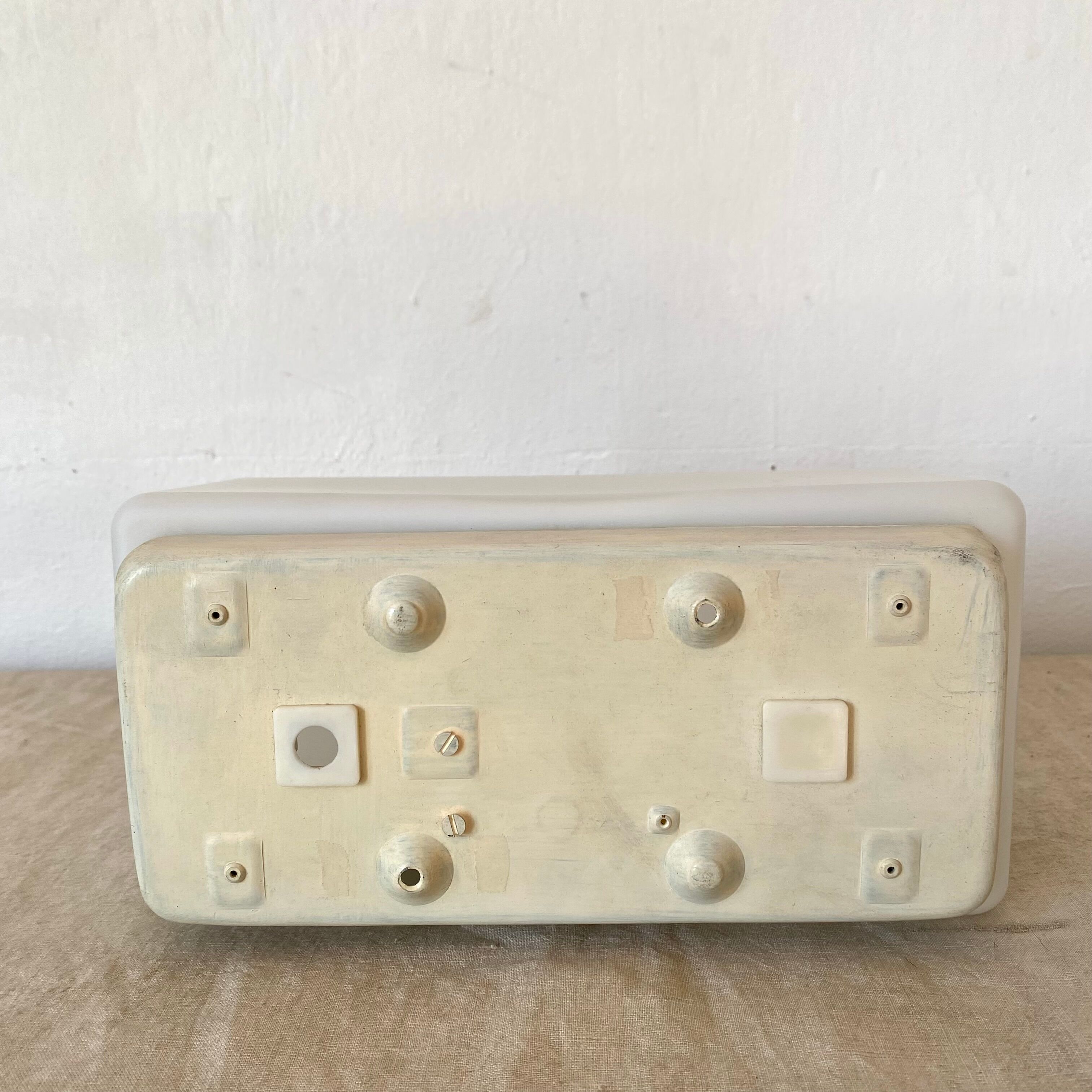 Vintage wall lamp in opaline and metal