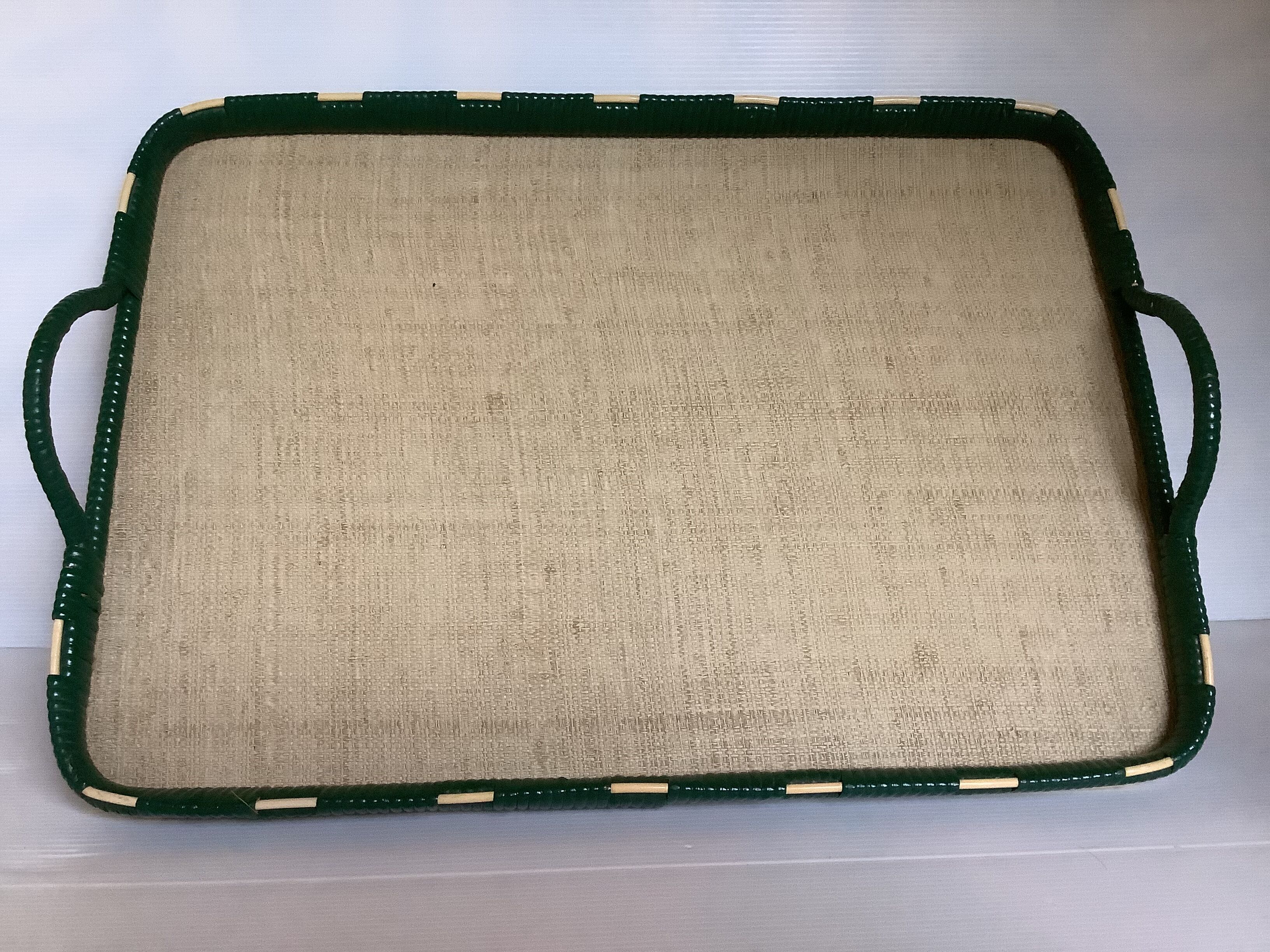 Tray in scoubidou and green and beige wood