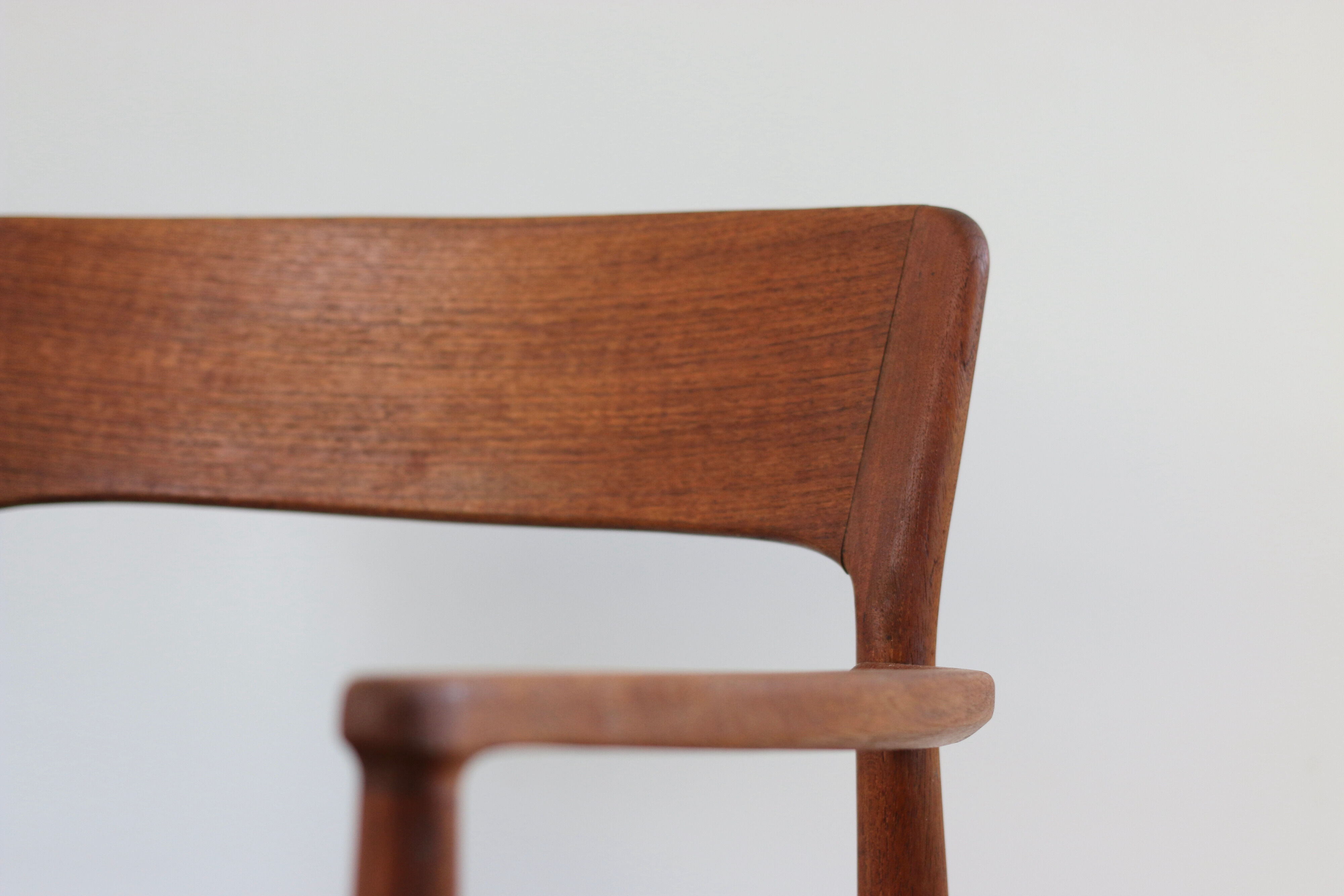 Scandinavian chair in Teak Henning Kjaernulf 1960