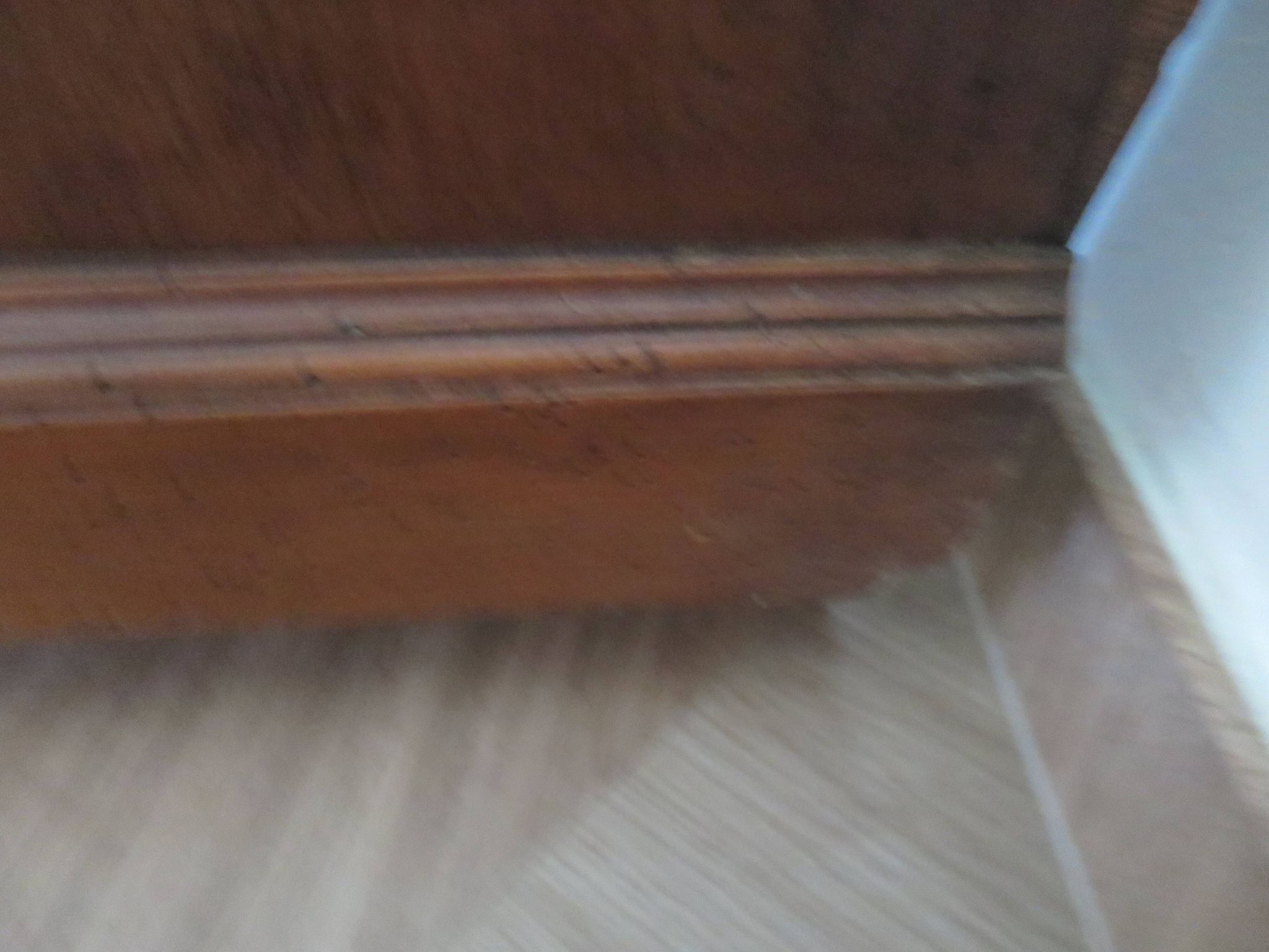 Louis Philippe style chest of drawers with 4 drawers in solid walnut and marble, 1900-1950.