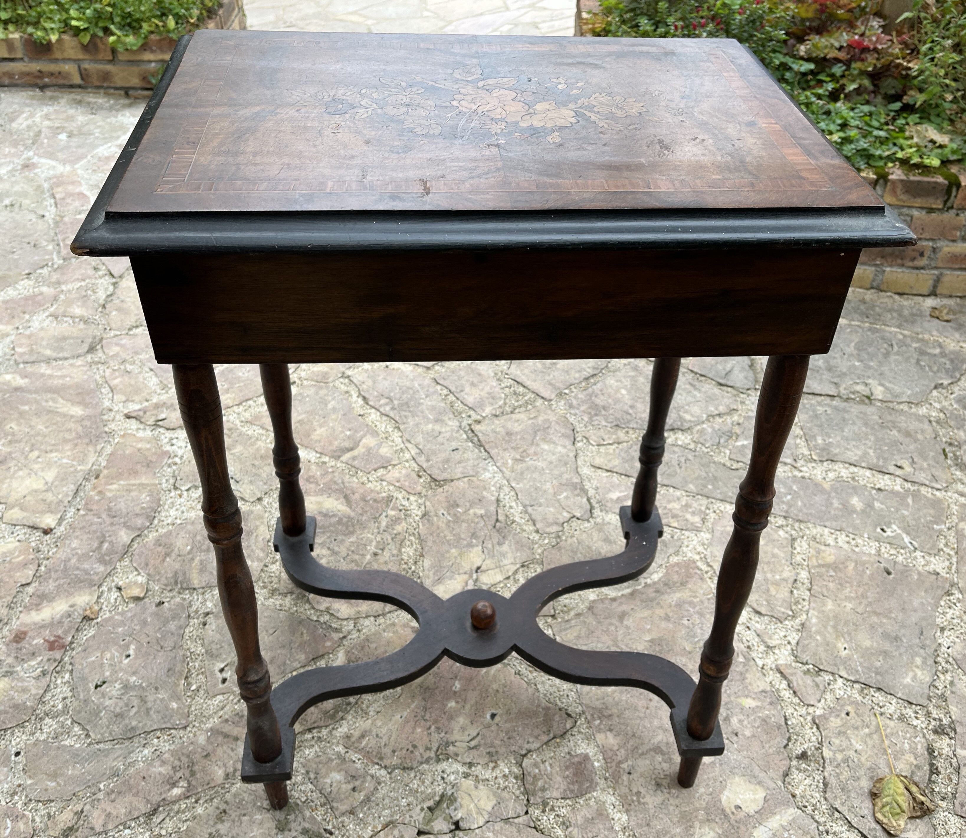 Couturière en bois