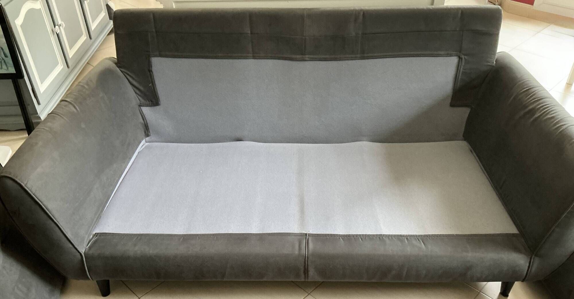 Three-seater sofa Poltroesofa grey in very good condition model Dossolo.