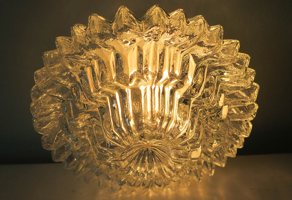 Ceiling in moulded glass