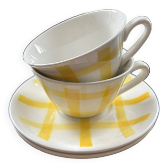 Pair of yellow checkered cups