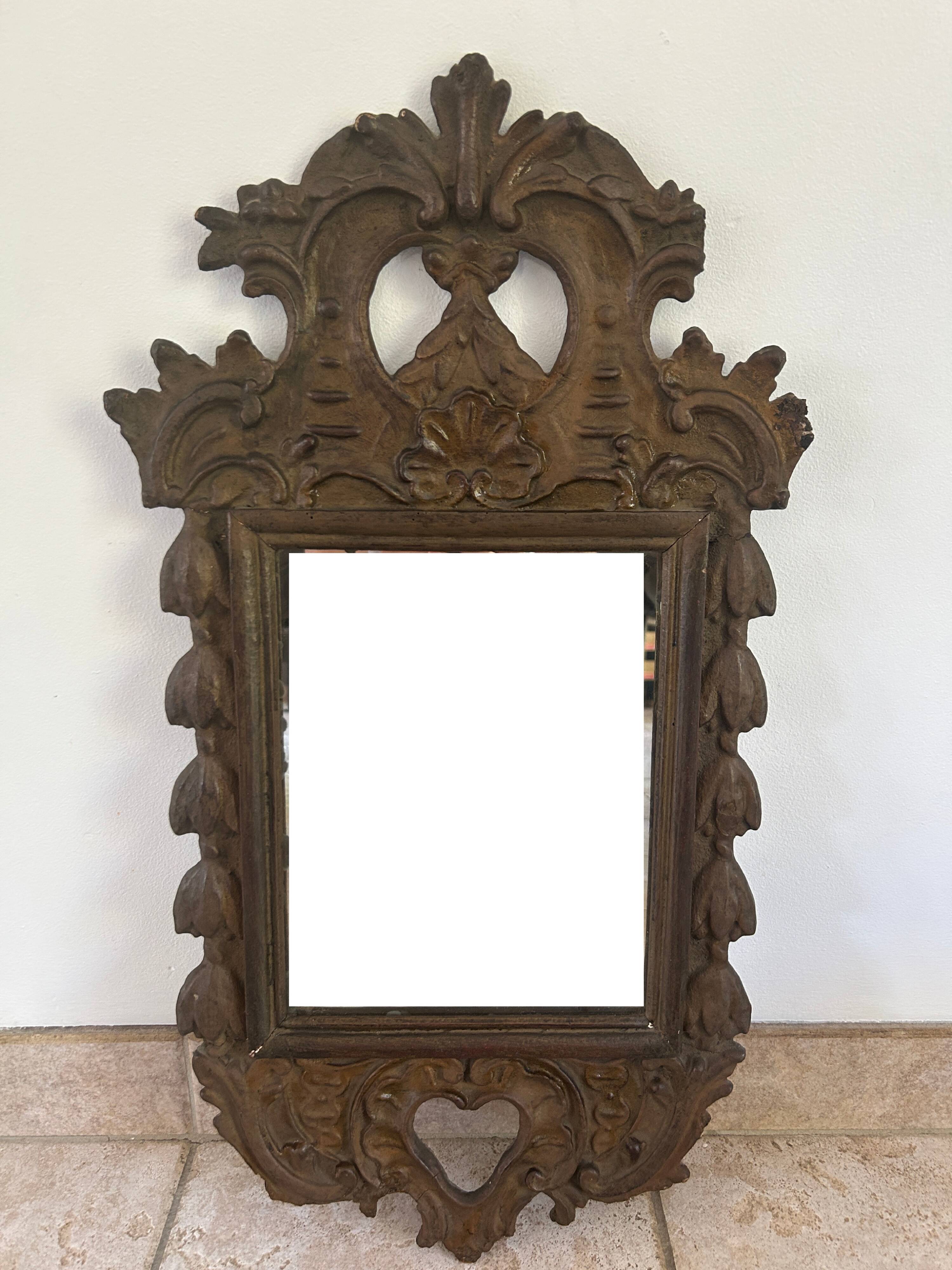 Miroir italien en bois du 18ème siècle