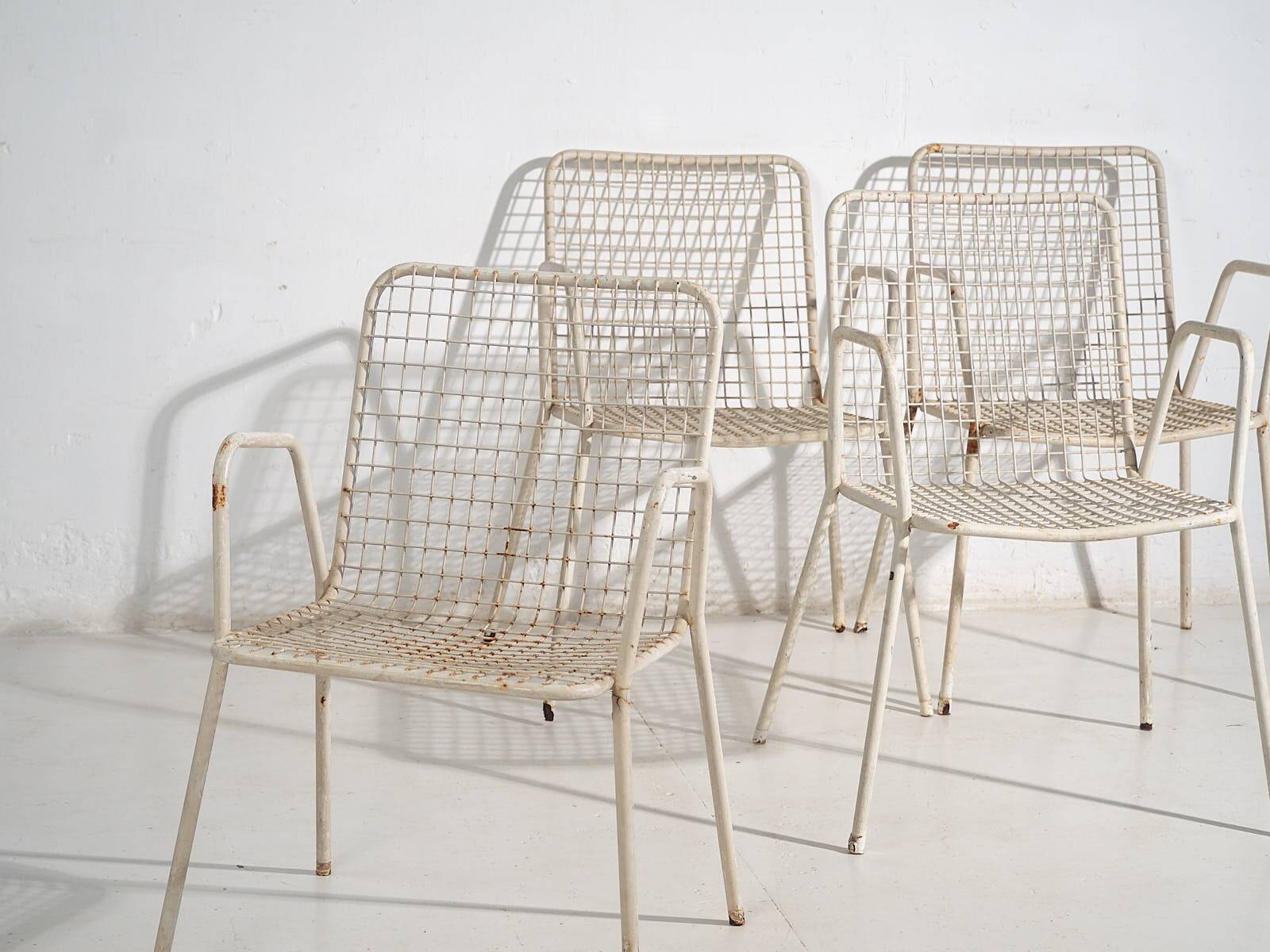 Antique outdoor chairs with armrests (circa 1920). Set of 4 pieces no. 4