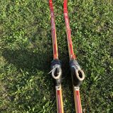Vintage Esko Järvinen skis with his shoes