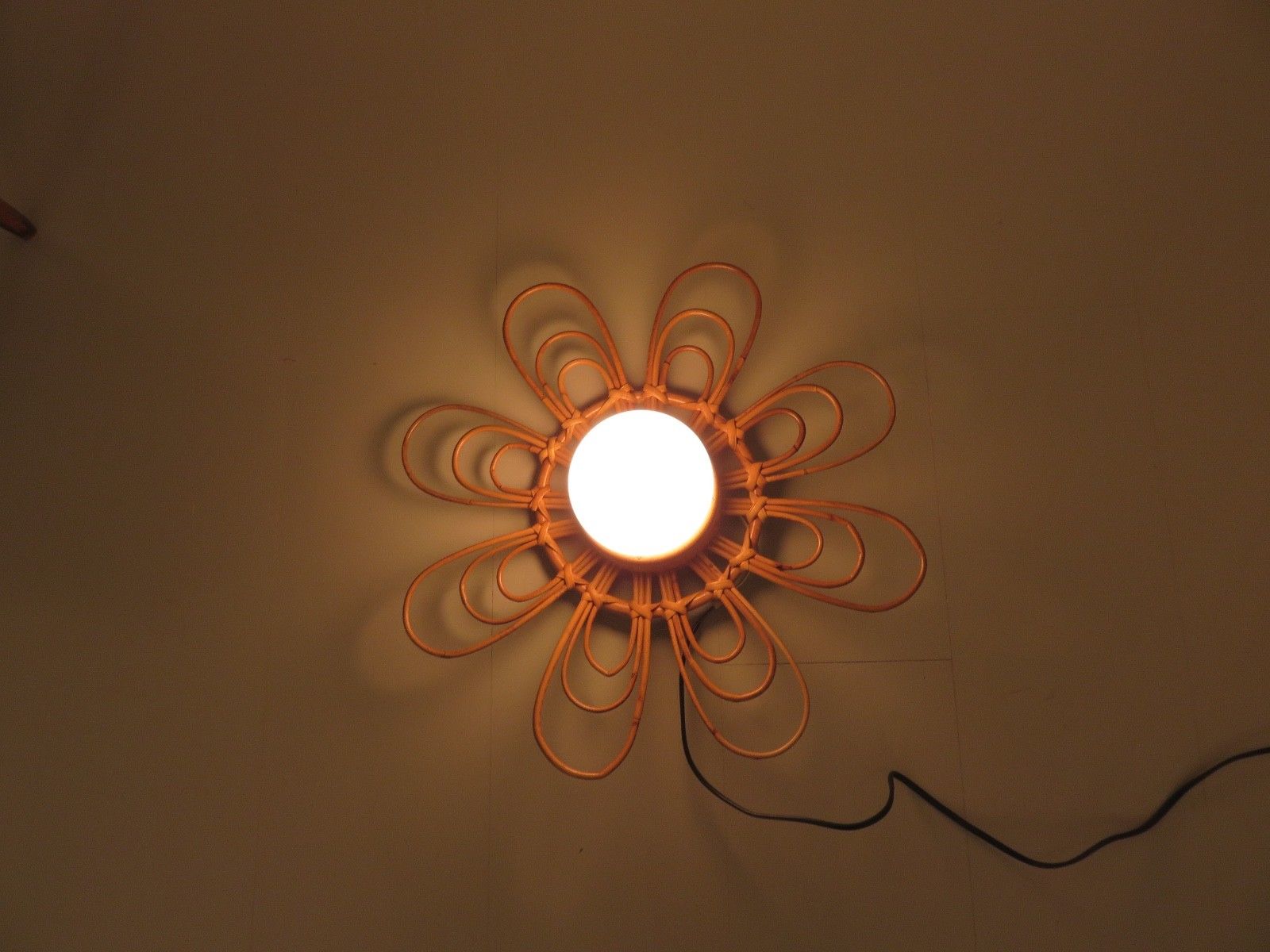 Wall light  'flower' 60s 70s rattan