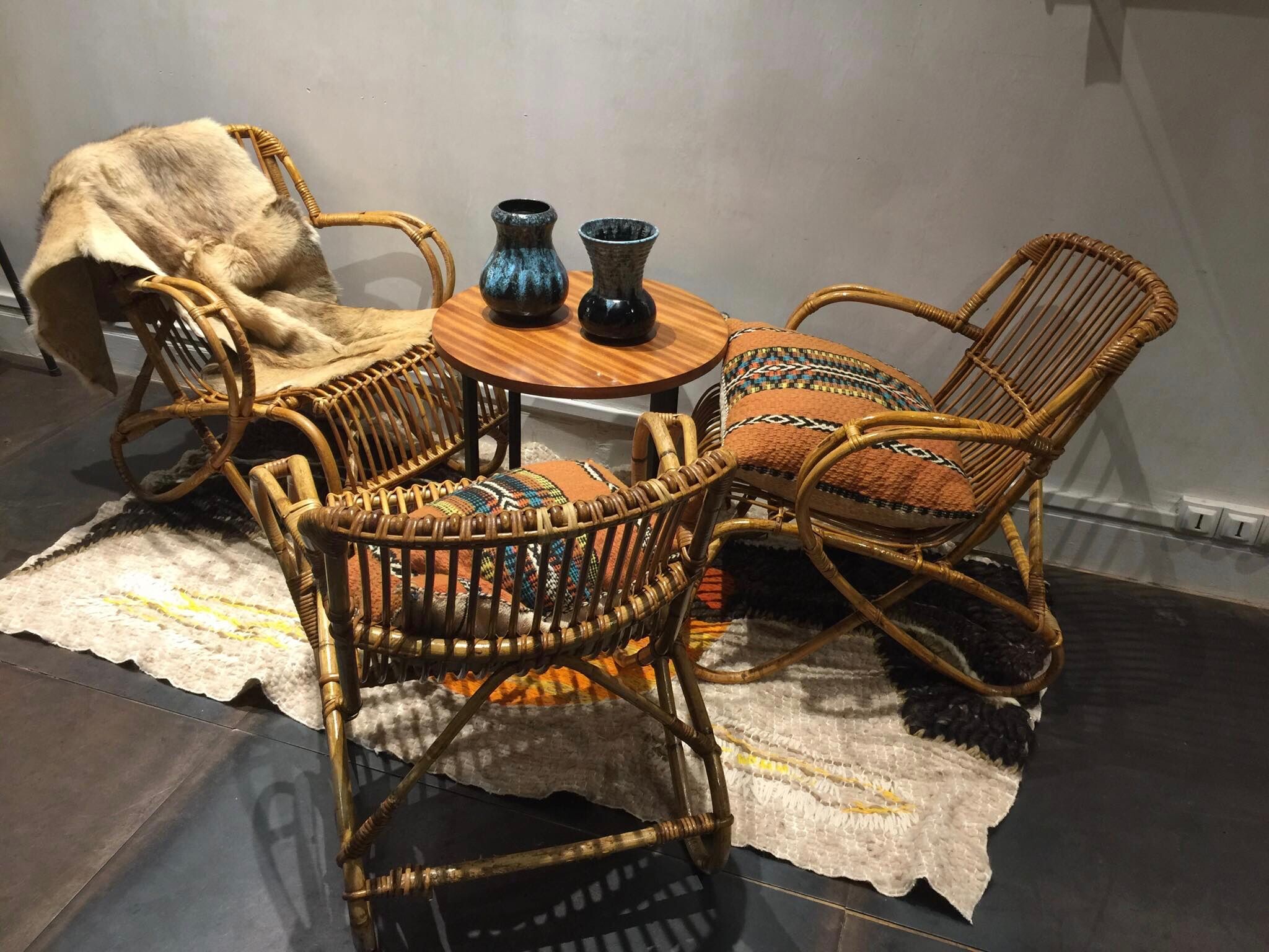 Set de trois fauteuils en rotin